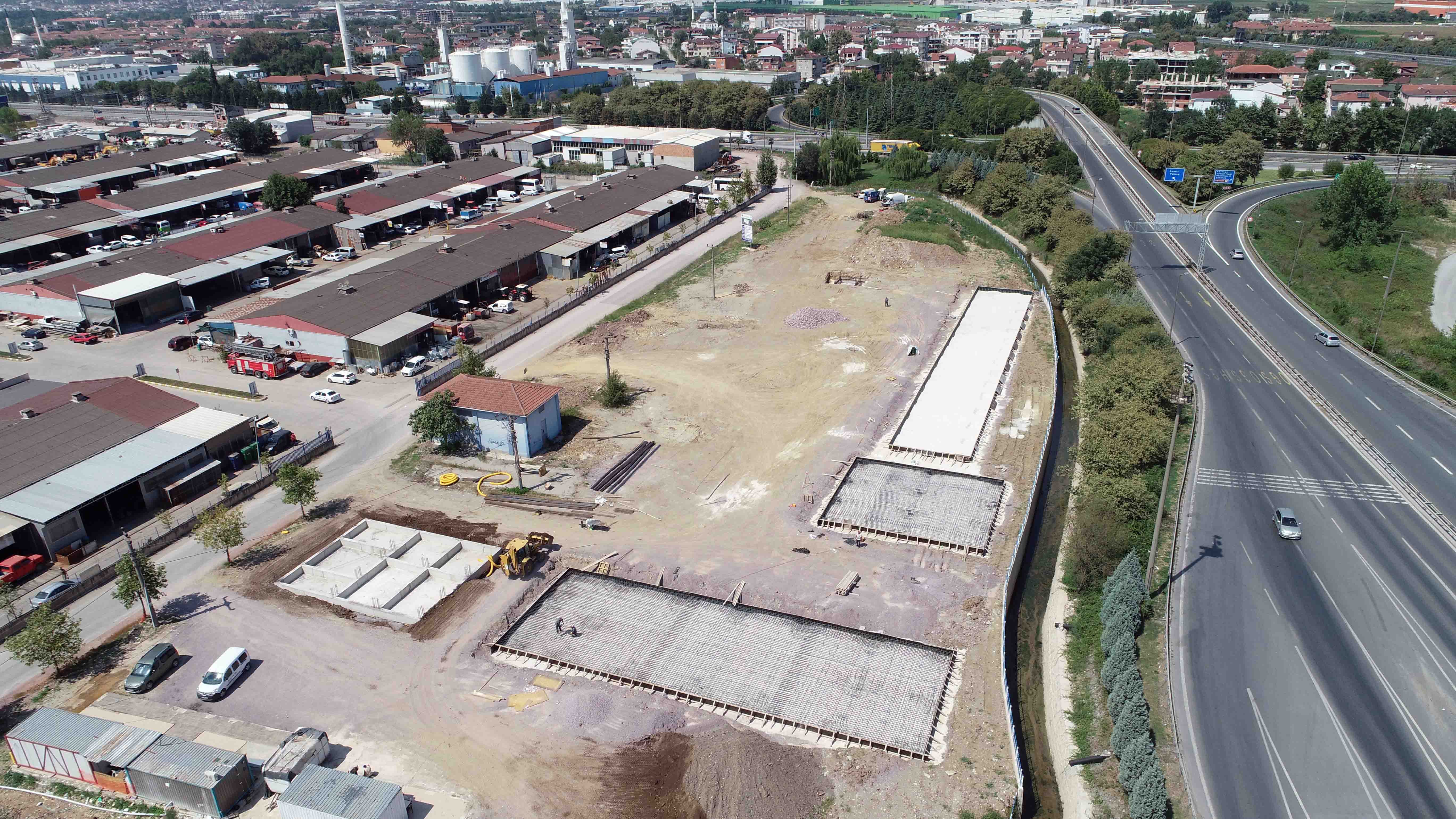 KARTEPE’DE ŞANTİYE  BİNALARI İNŞA EDİLİYOR