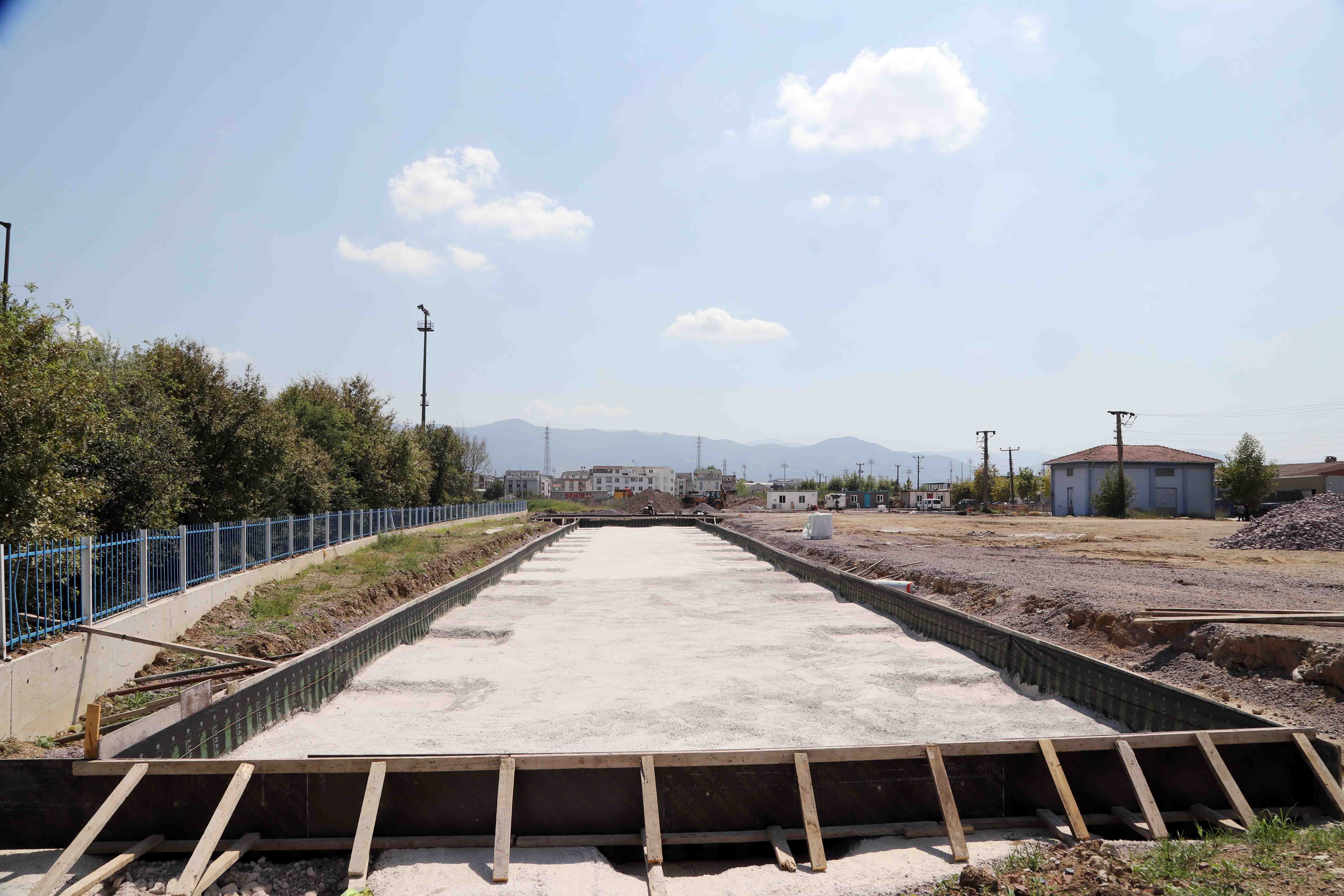 KARTEPE’DE ŞANTİYE  BİNALARI İNŞA EDİLİYOR