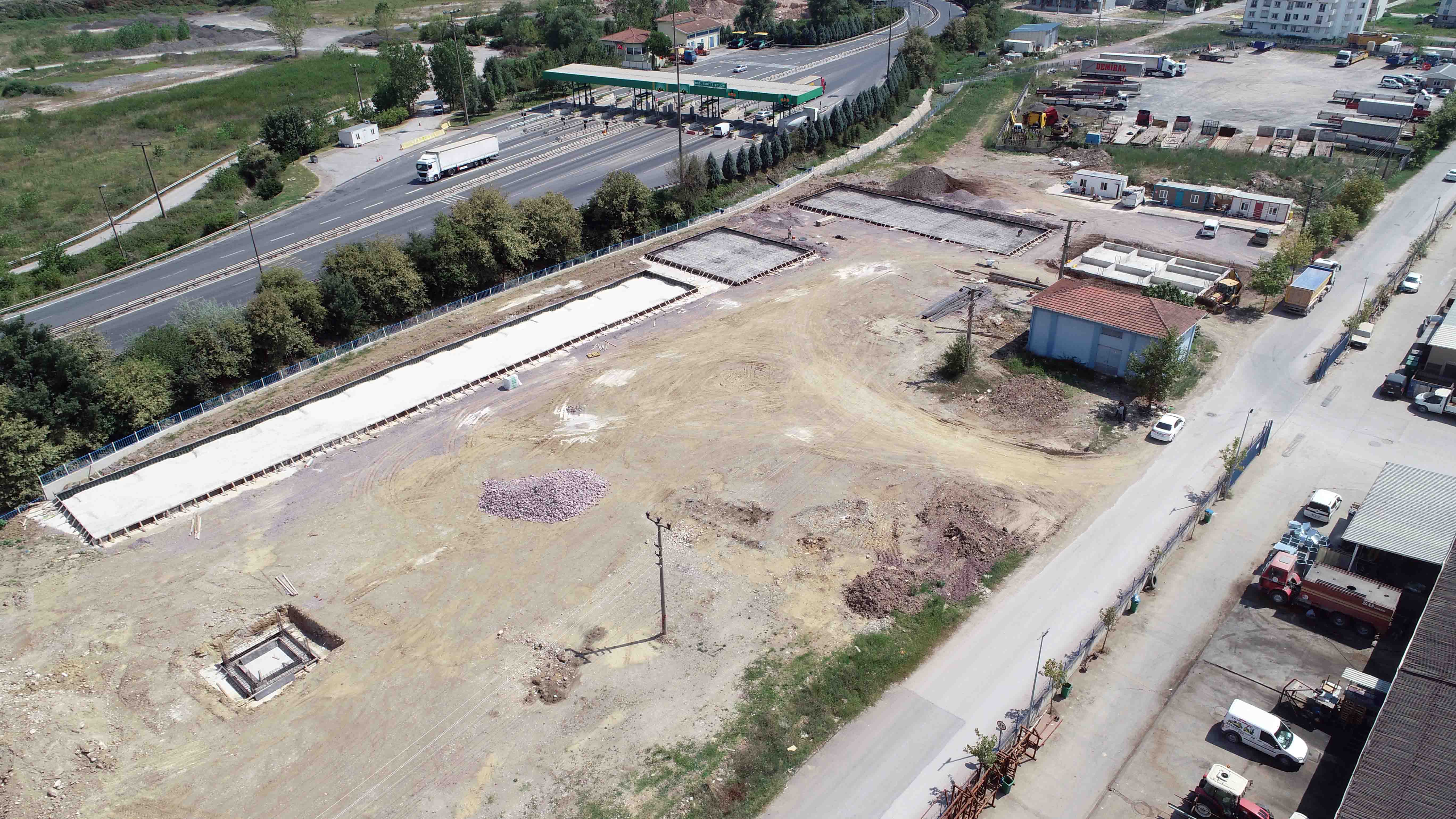 KARTEPE’DE ŞANTİYE  BİNALARI İNŞA EDİLİYOR