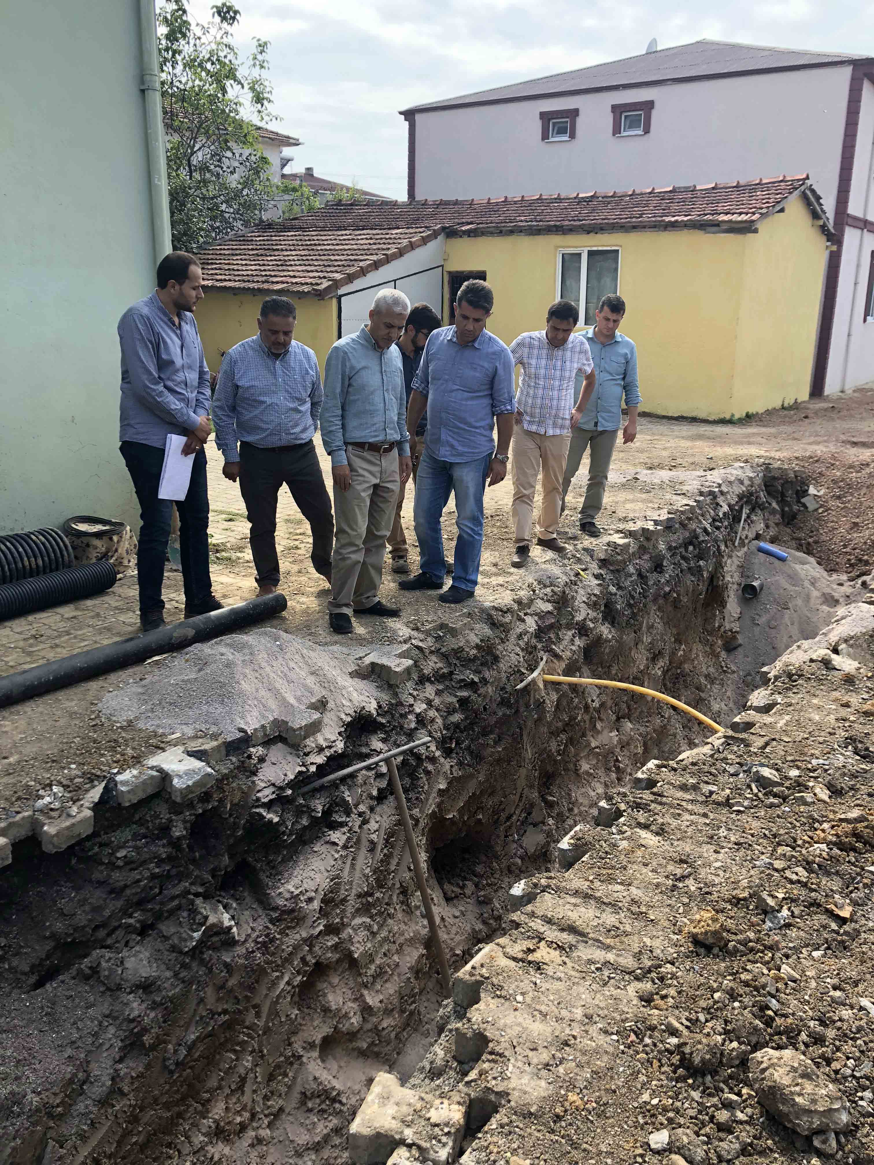 DİLOVASI’NDA ALTYAPI ÇALIŞMALARI ARALIKSIZ SÜRÜYOR
