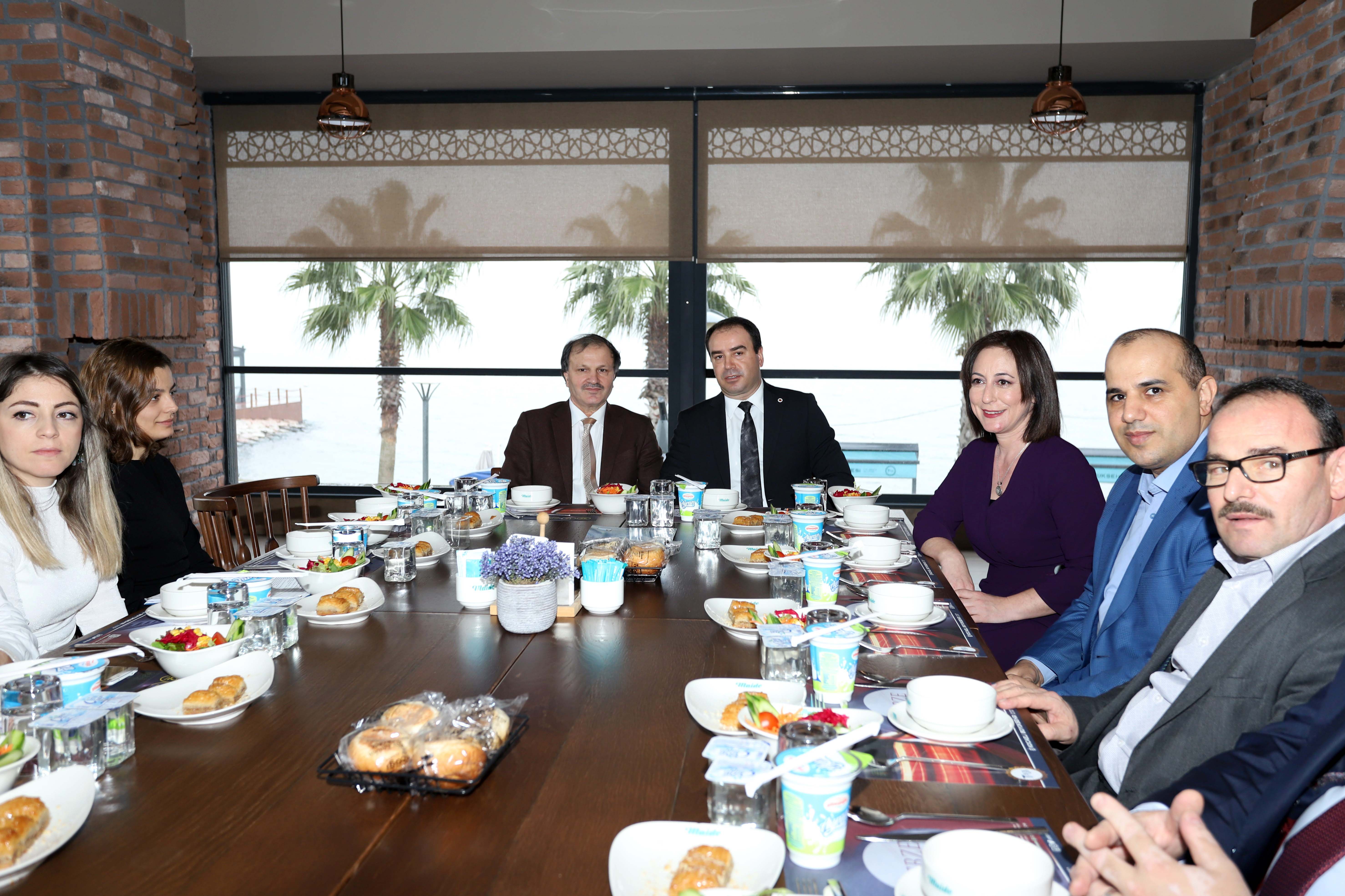 KOCAELİ MERKEZ VE İLÇE BELEDİYE AVUKATLARI İSU’NUN EV SAHİPLİĞİNDE TOPLANDI