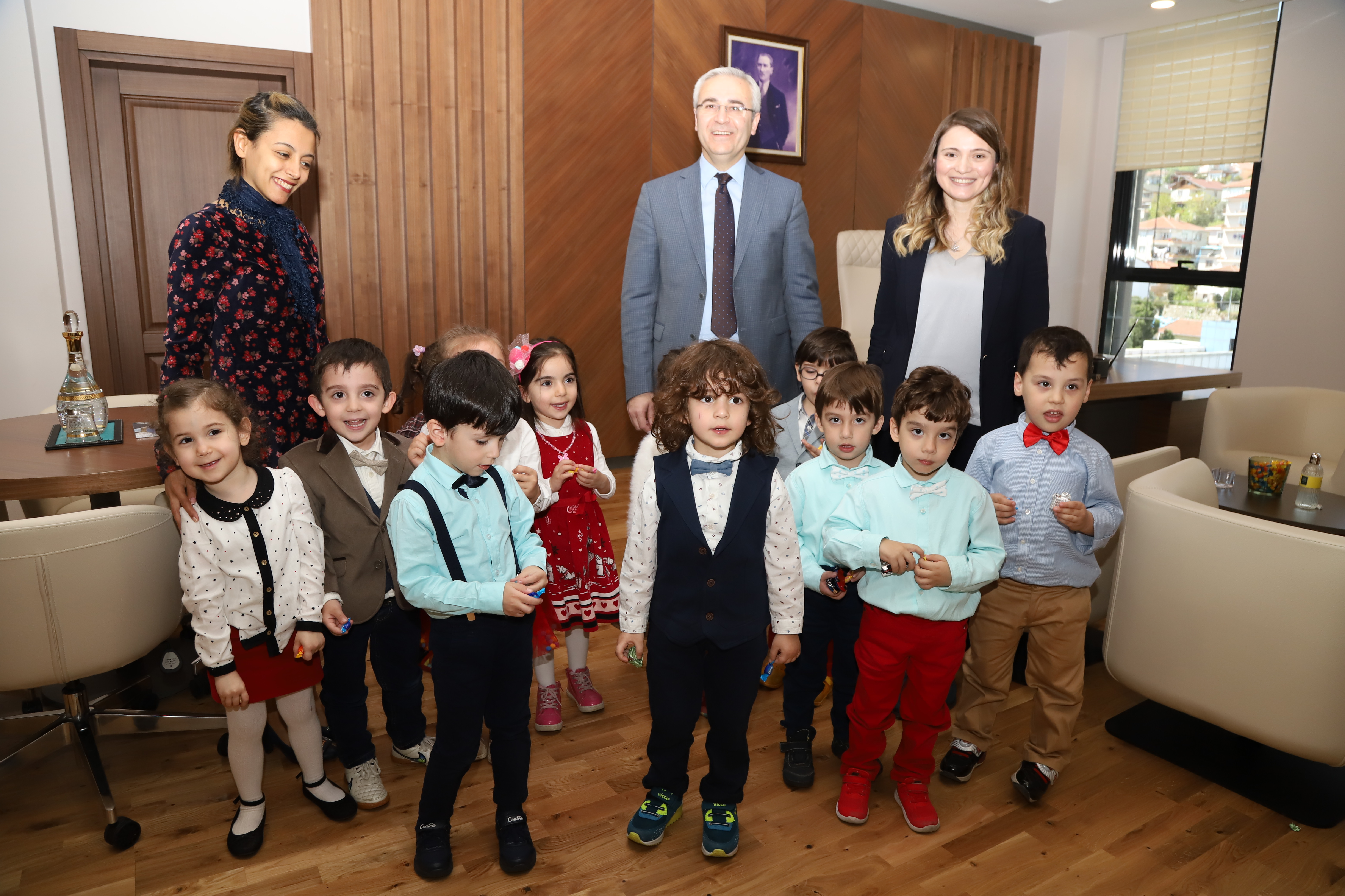 İSU’DA 23 NİSAN ETKİNLİKLERİ:GENEL MÜDÜR ALİ SAĞLIK, ANAOKULU ÖĞRENCİLERİNİN BAYRAMINI KUTLADI.   