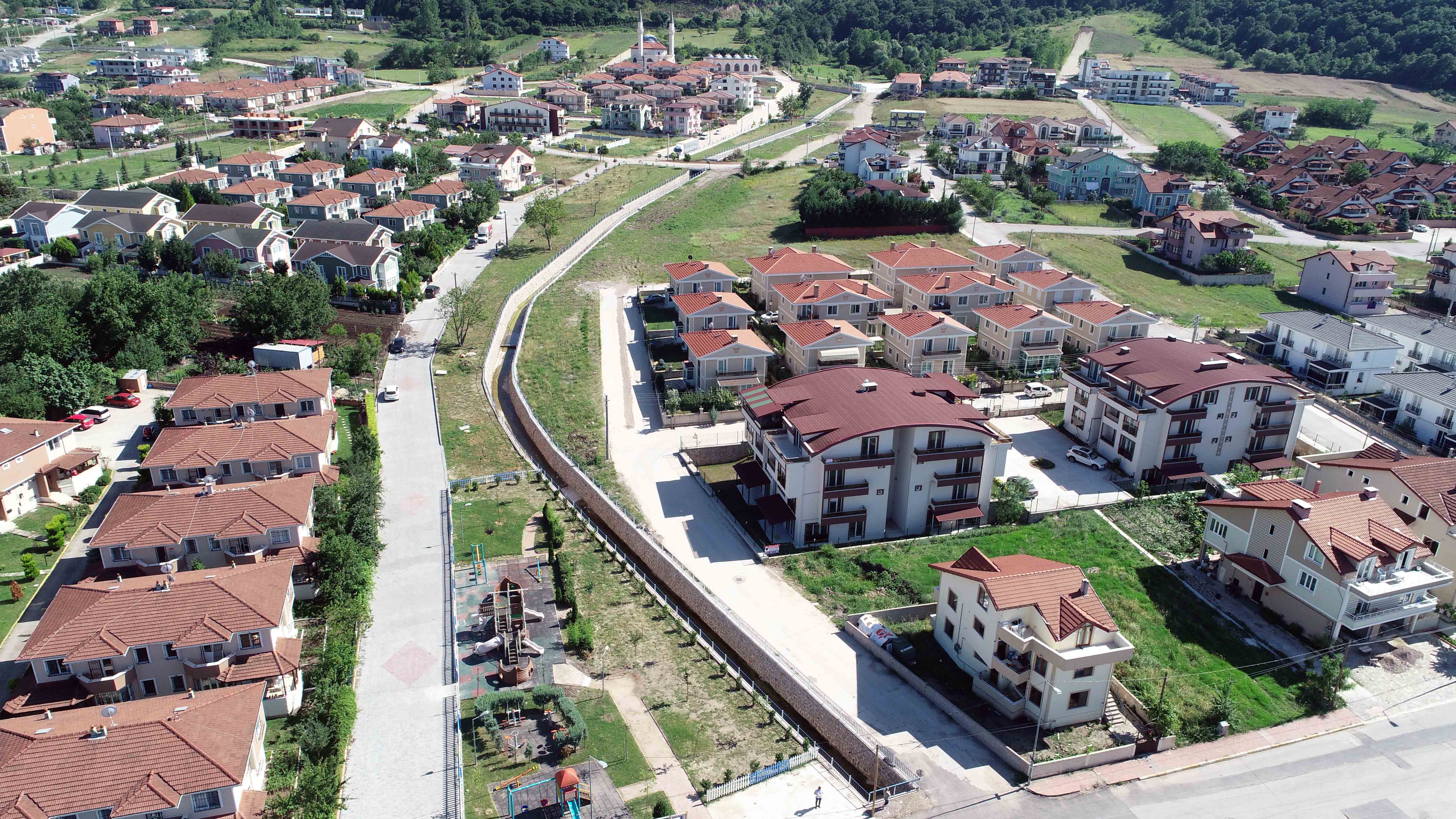 ISLAH EDİLEN DERELER DÜZENLİ AKIYOR, TEHDİT OLUŞTURMUYOR