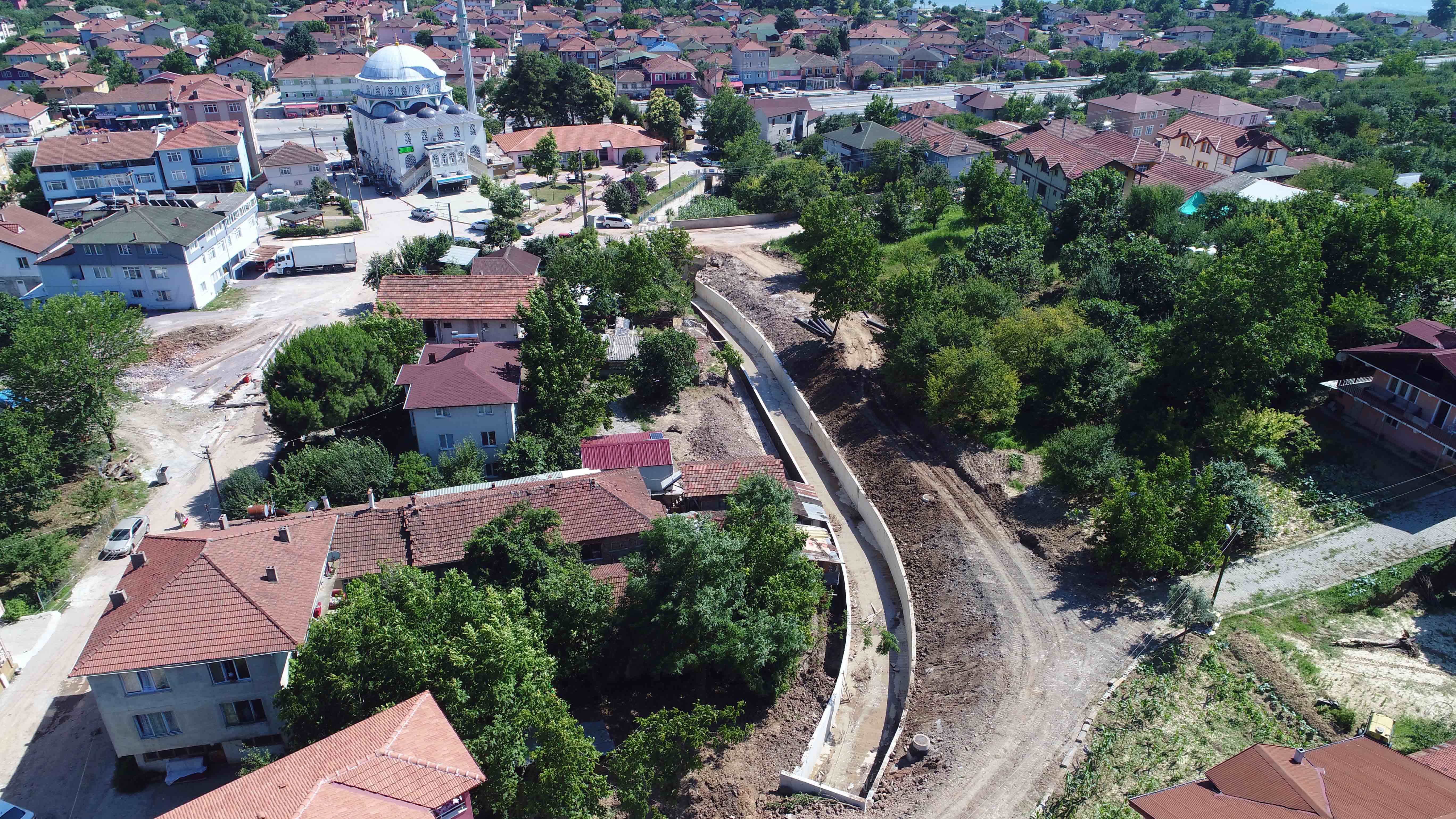 ISLAH EDİLEN DERELER DÜZENLİ AKIYOR, TEHDİT OLUŞTURMUYOR