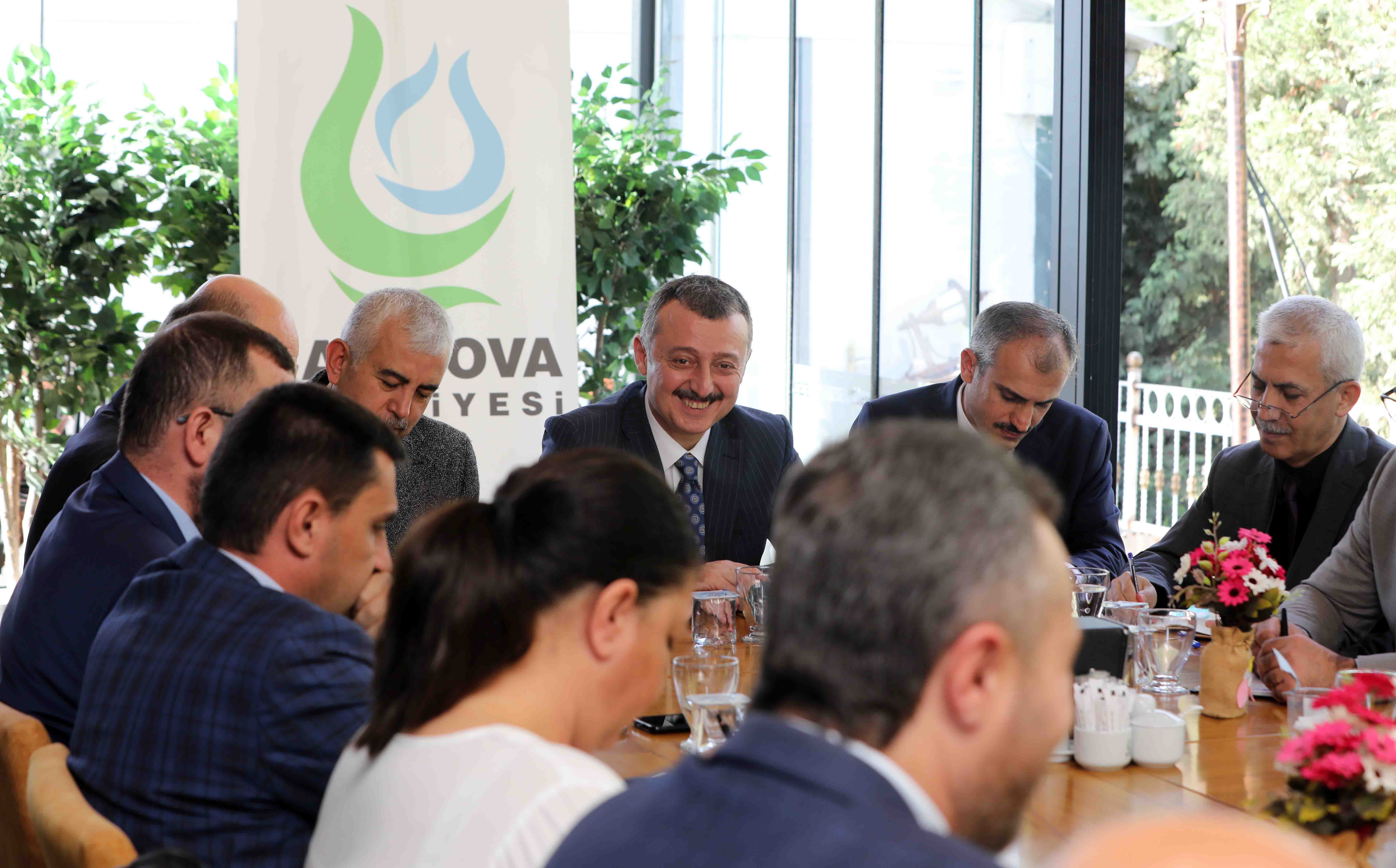 Başkan Büyükakın, Çayırovalı muhtarlarla buluştu