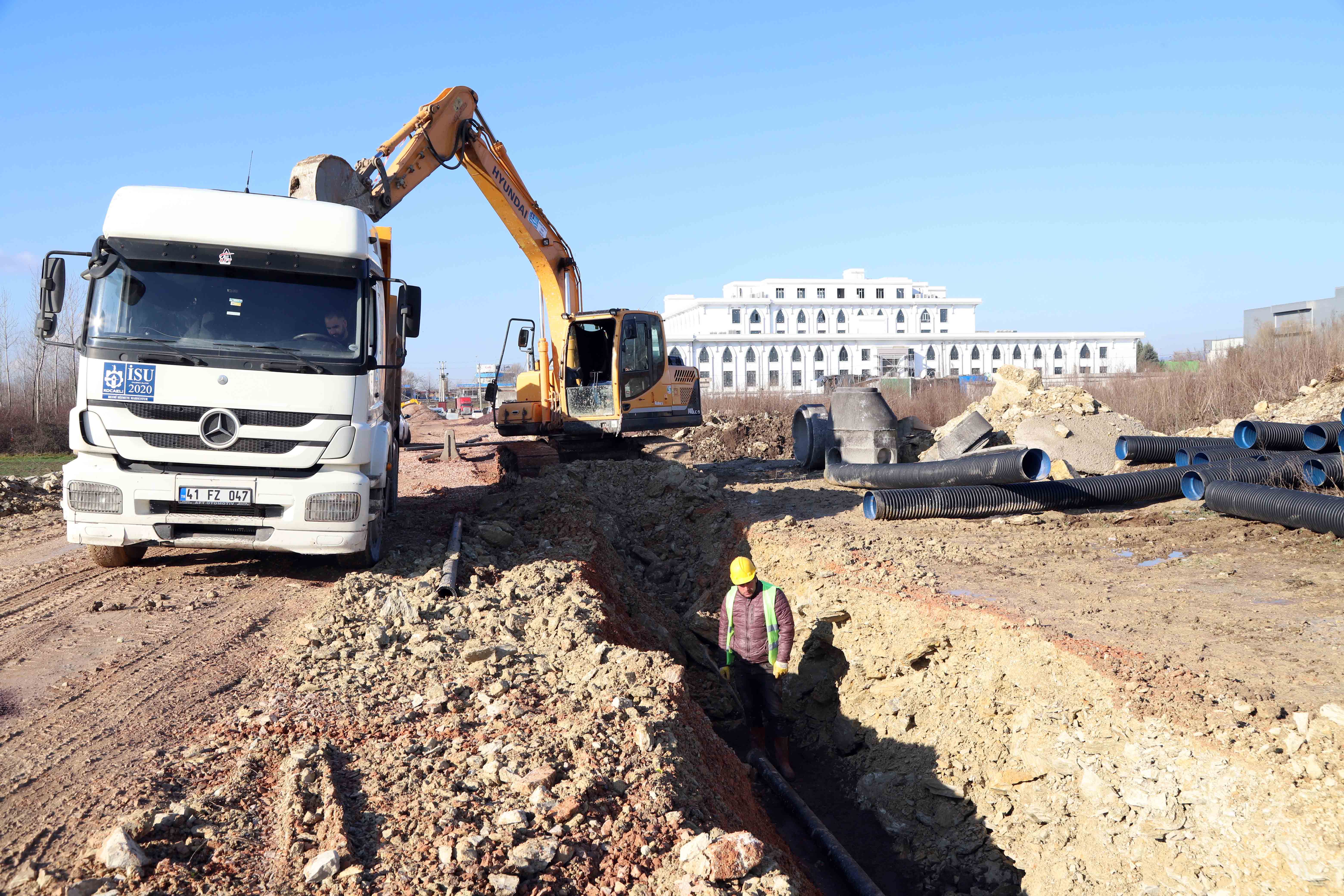BAŞİSKELE VE KARTEPE’DE ALTYAPI PROJESİNE BAŞLANDI