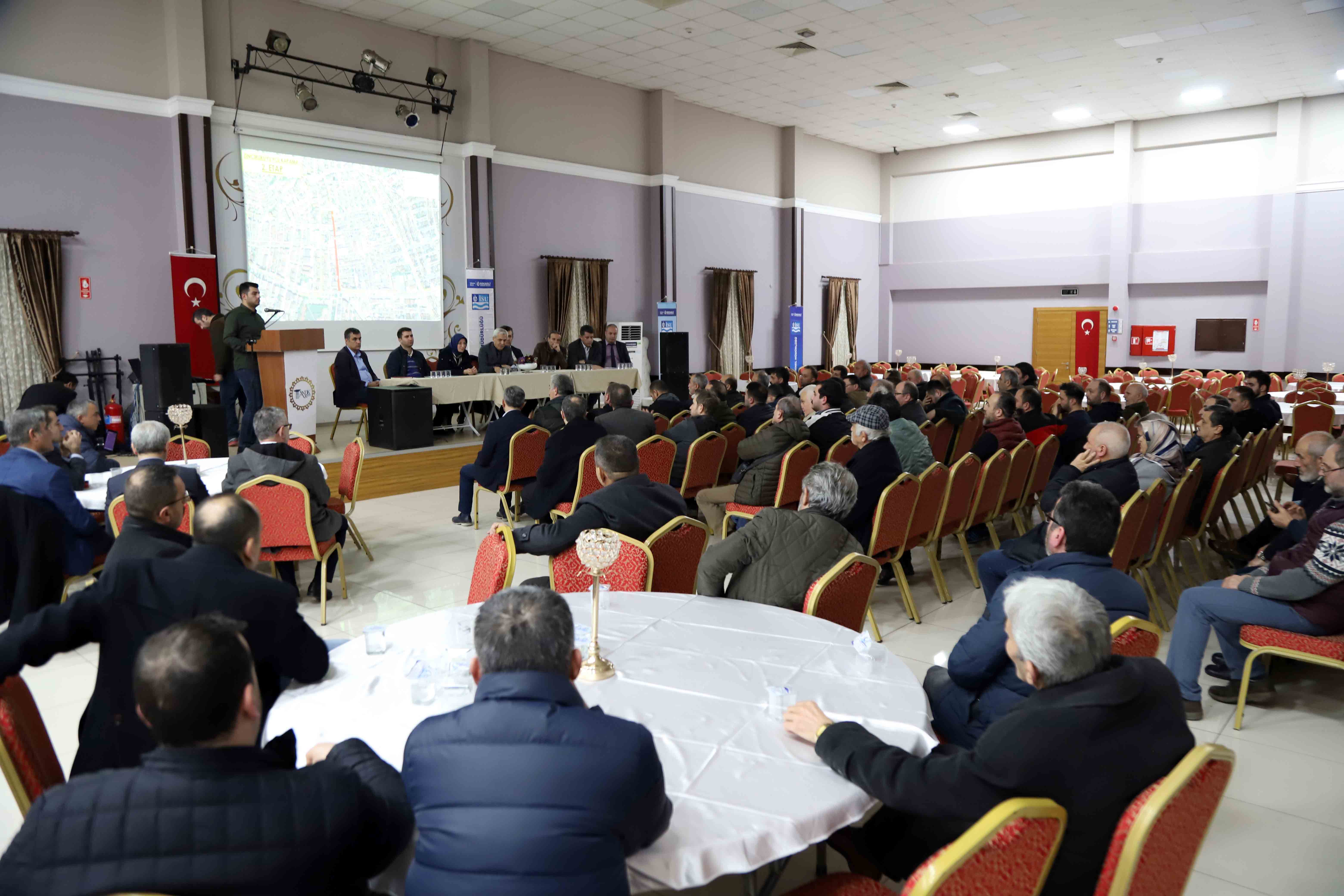İZMİT’TE ALTYAPI ÇALIŞMALARI İÇİN BİLGİLENDİRME TOPLANTISI DÜZENLENDİ