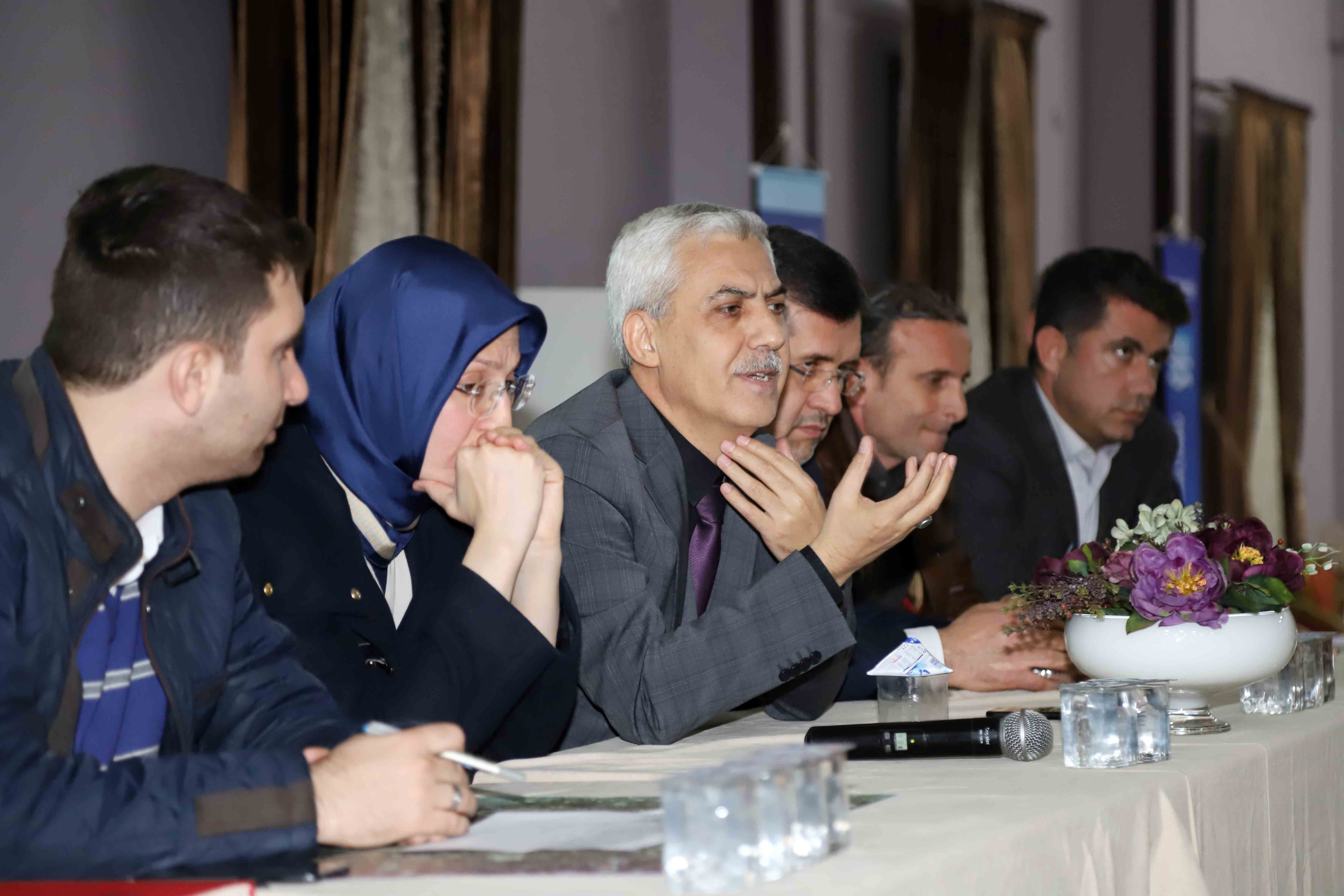İZMİT’TE ALTYAPI ÇALIŞMALARI İÇİN BİLGİLENDİRME TOPLANTISI DÜZENLENDİ
