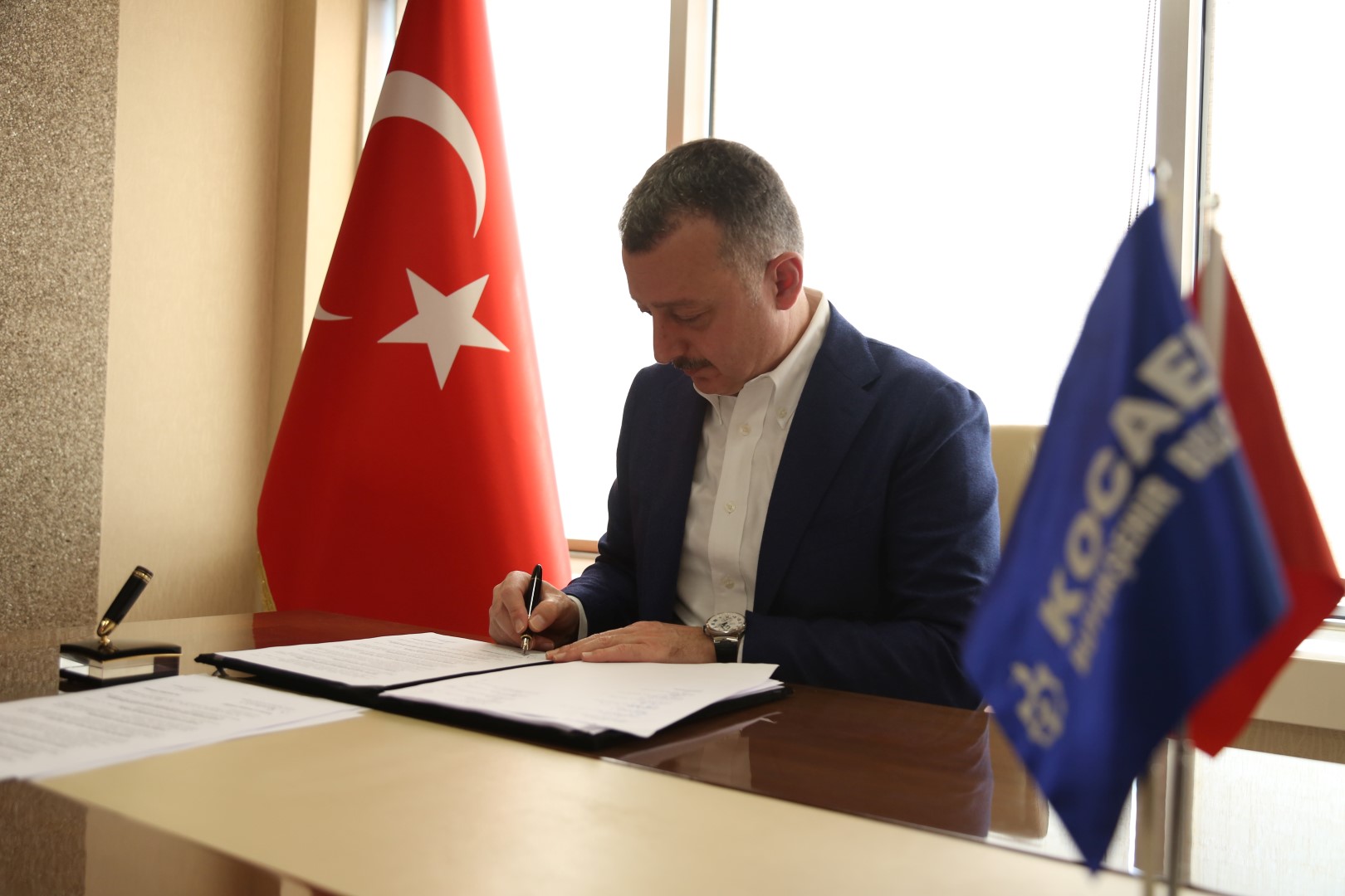 BÜYÜKŞEHİR'DE TOPLU İŞ SÖZLEŞMESİ İMZALANDI