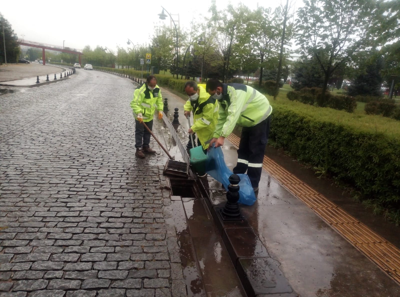 Kocaeli’de mazgallar temizleniyor