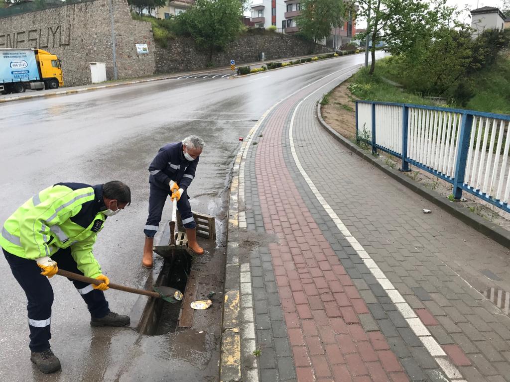 Kocaeli’de mazgallar temizleniyor
