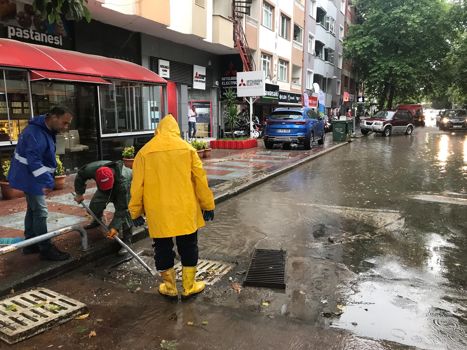 BÜYÜKŞEHİR EKİPLERİ 460 KİŞİYLE SAHADA