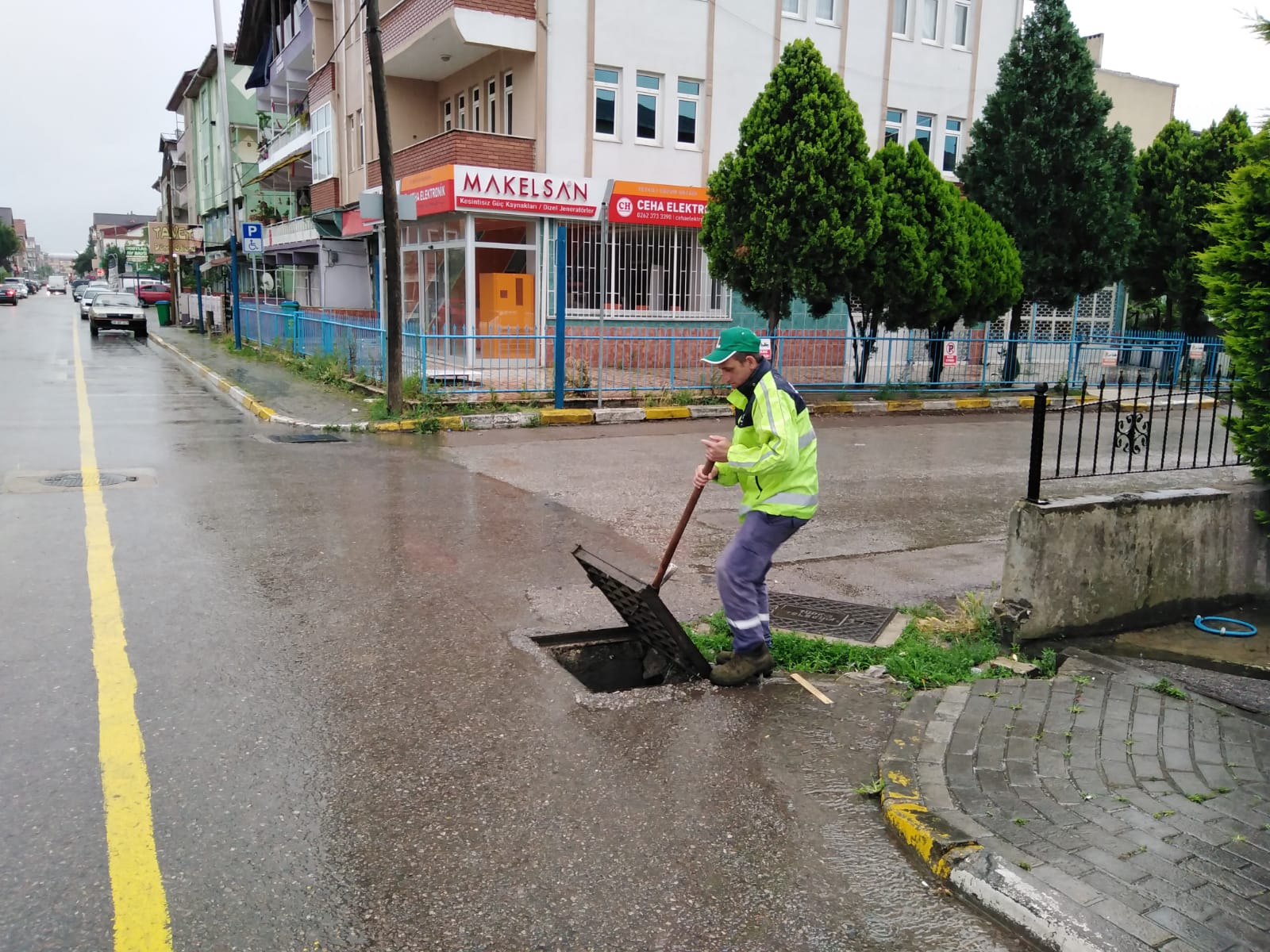 BÜYÜKŞEHİR EKİPLERİ 460 KİŞİYLE SAHADA