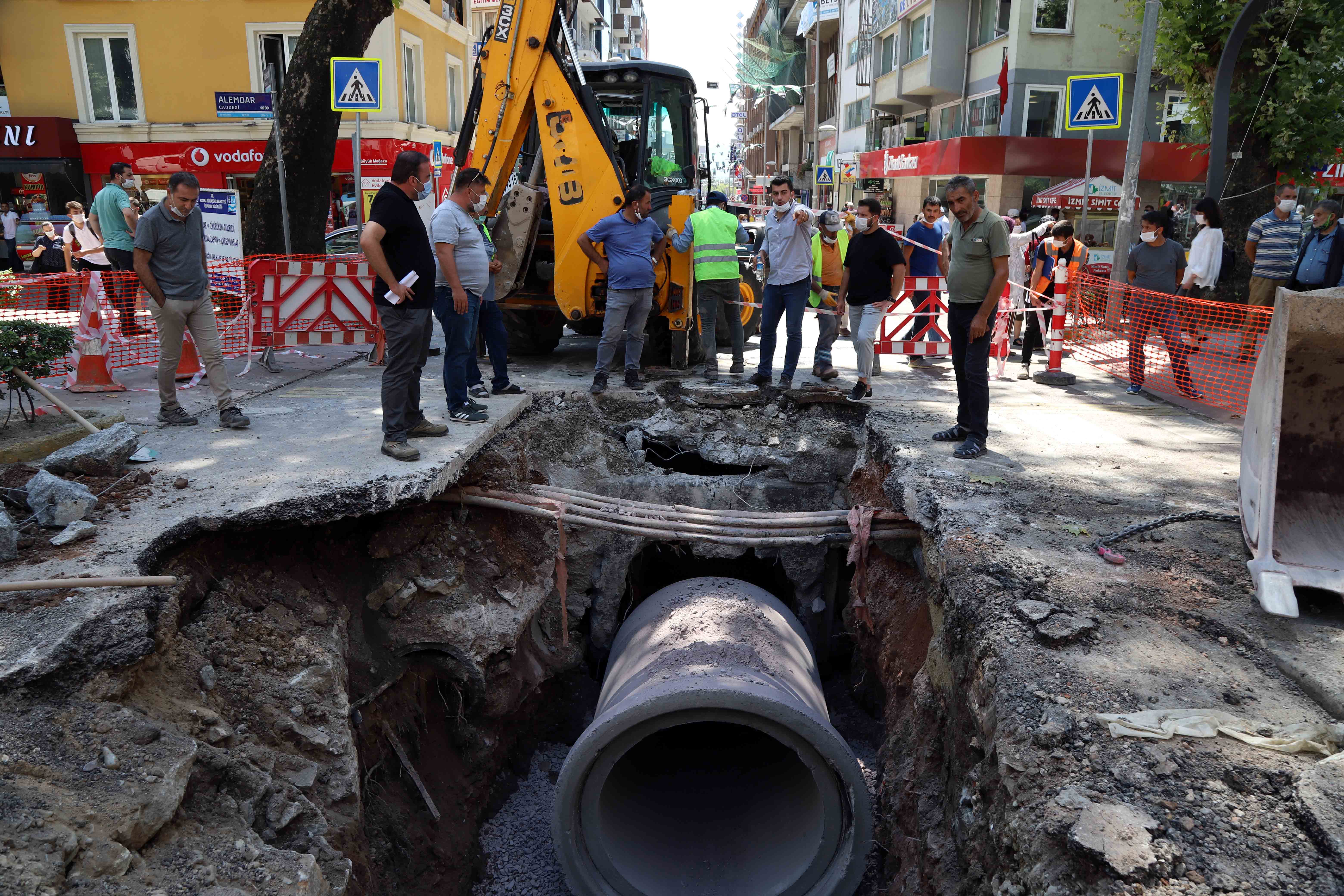     BAŞKAN BÜYÜKAKIN ; ”HEDEFİMİZ MODERN VE SAĞLIKLI ALTYAPI İLE SIFIR PROBLEM”