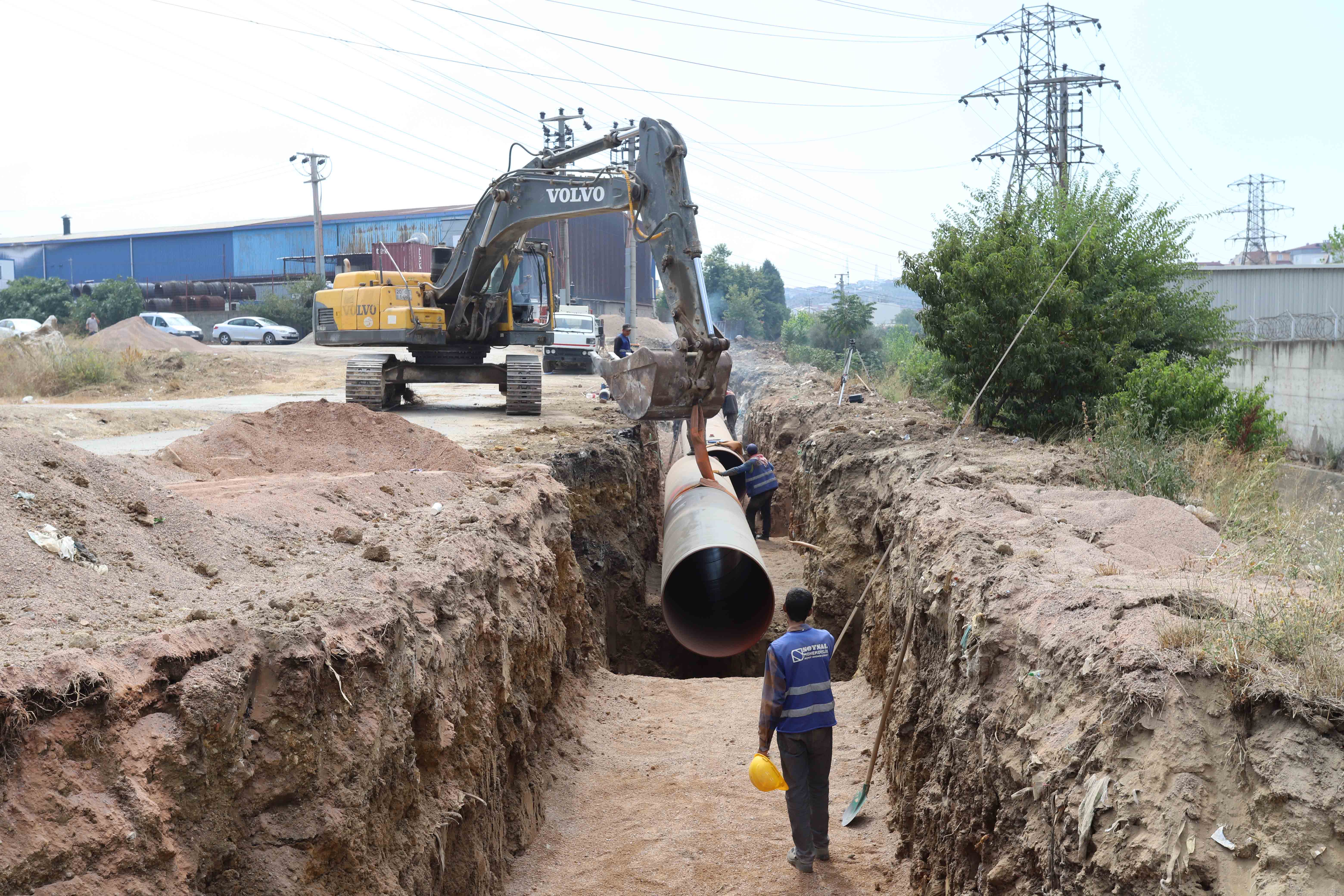 GEBZE VE DARICA’DA KESİNTİSİZ SU İÇİN DEV BORULAR KULLANILIYOR