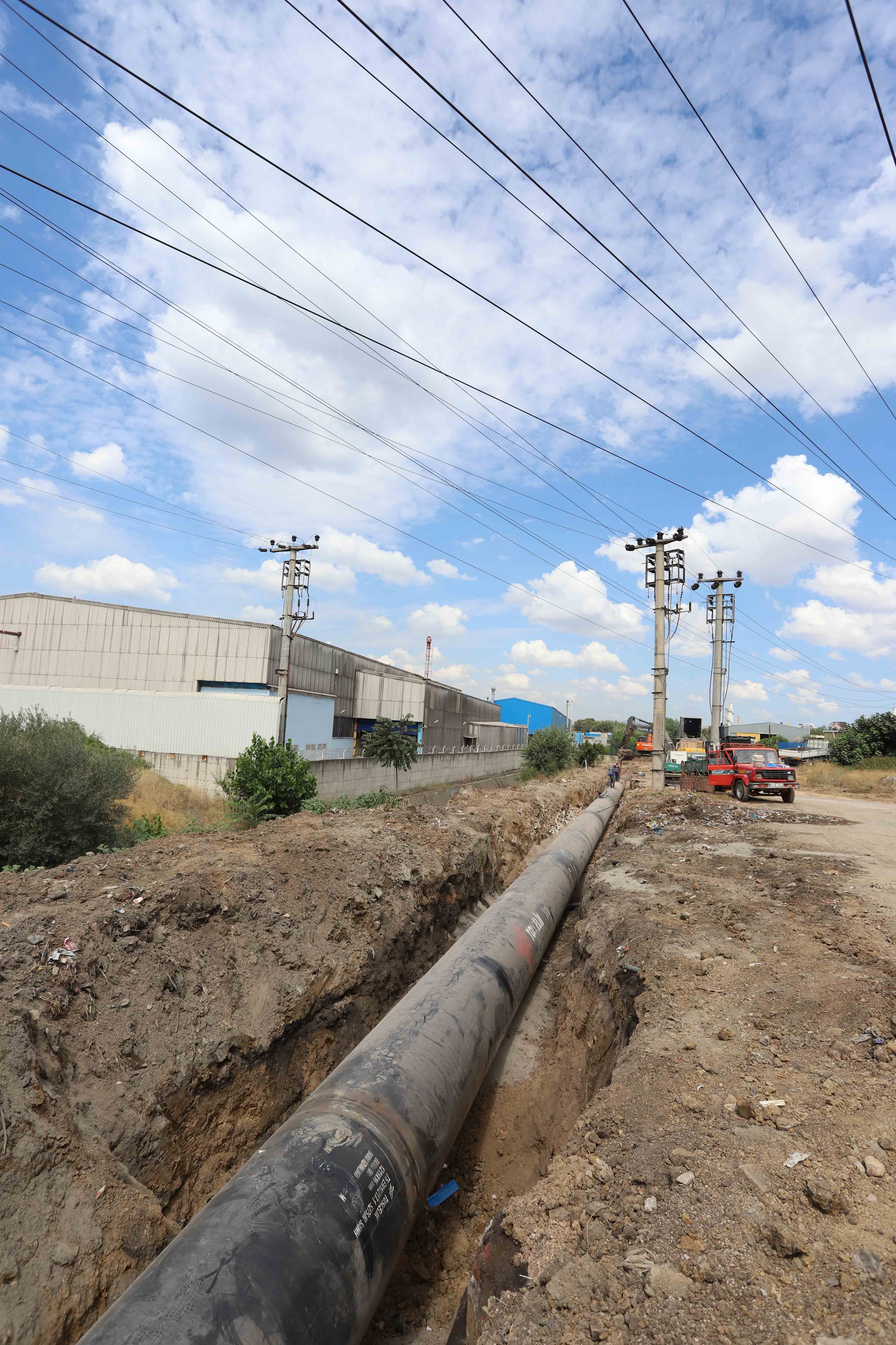 GEBZE VE DARICA’DA KESİNTİSİZ SU İÇİN DEV BORULAR KULLANILIYOR