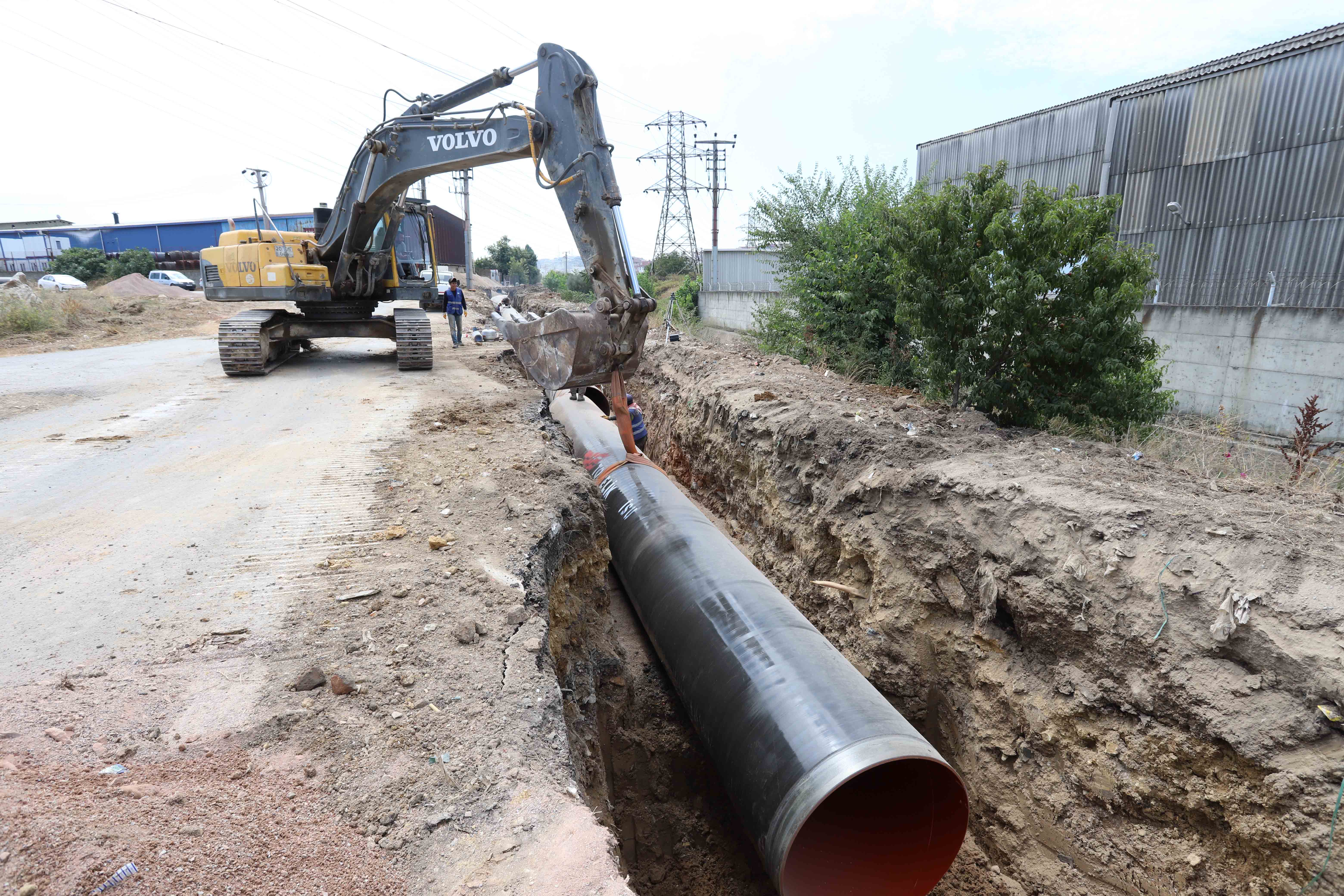 GEBZE VE DARICA’DA KESİNTİSİZ SU İÇİN DEV BORULAR KULLANILIYOR