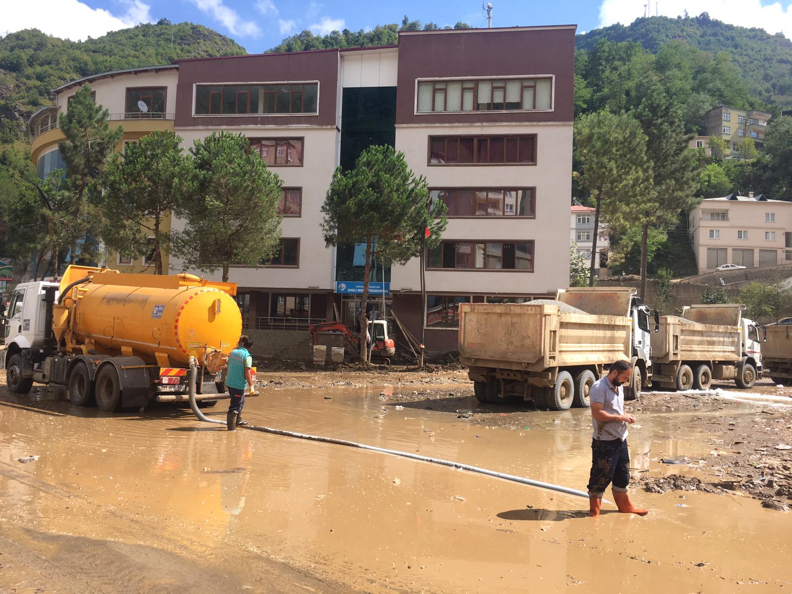 BÜYÜKŞEHİR'DEN GİRESUN'A YARDIM ELİ
