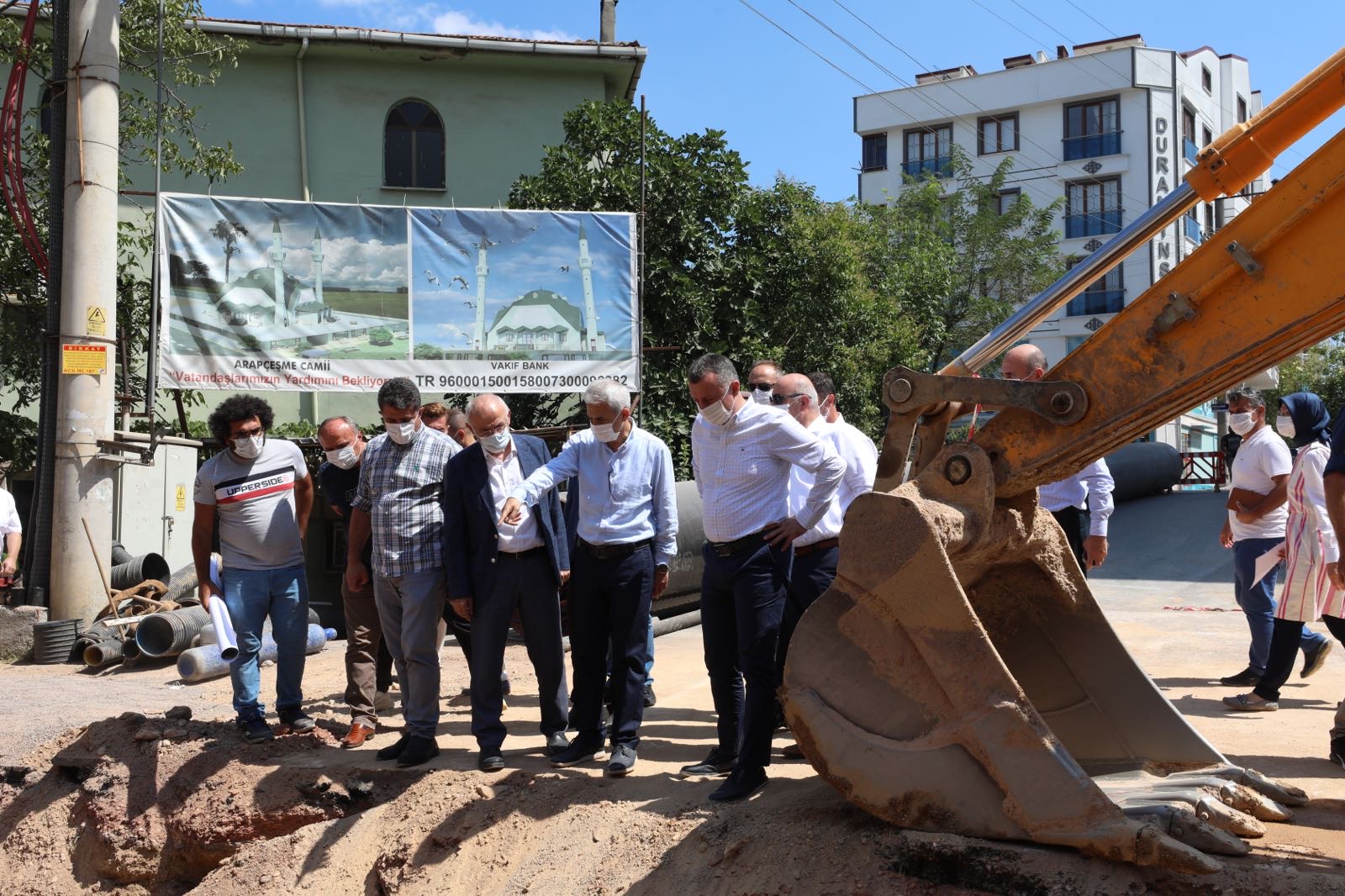 BAŞKAN BÜYÜKAKIN, “SAHADAYIZ, ŞANTİYEDEYİZ, MİLLETİMİZLE BİRLİKTEYİZ”