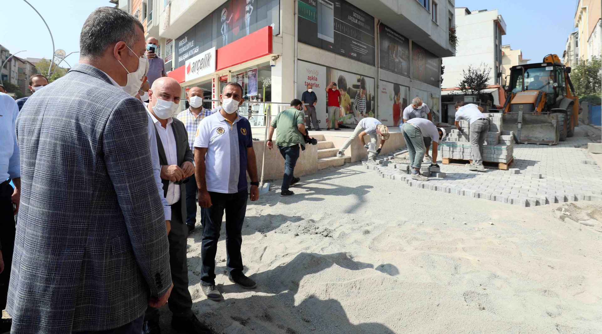 BAŞKAN BÜYÜKAKIN, ‘’AŞIROĞLU CADDESİ’NDE TEMPO  DAHA DA YÜKSELECEK’’