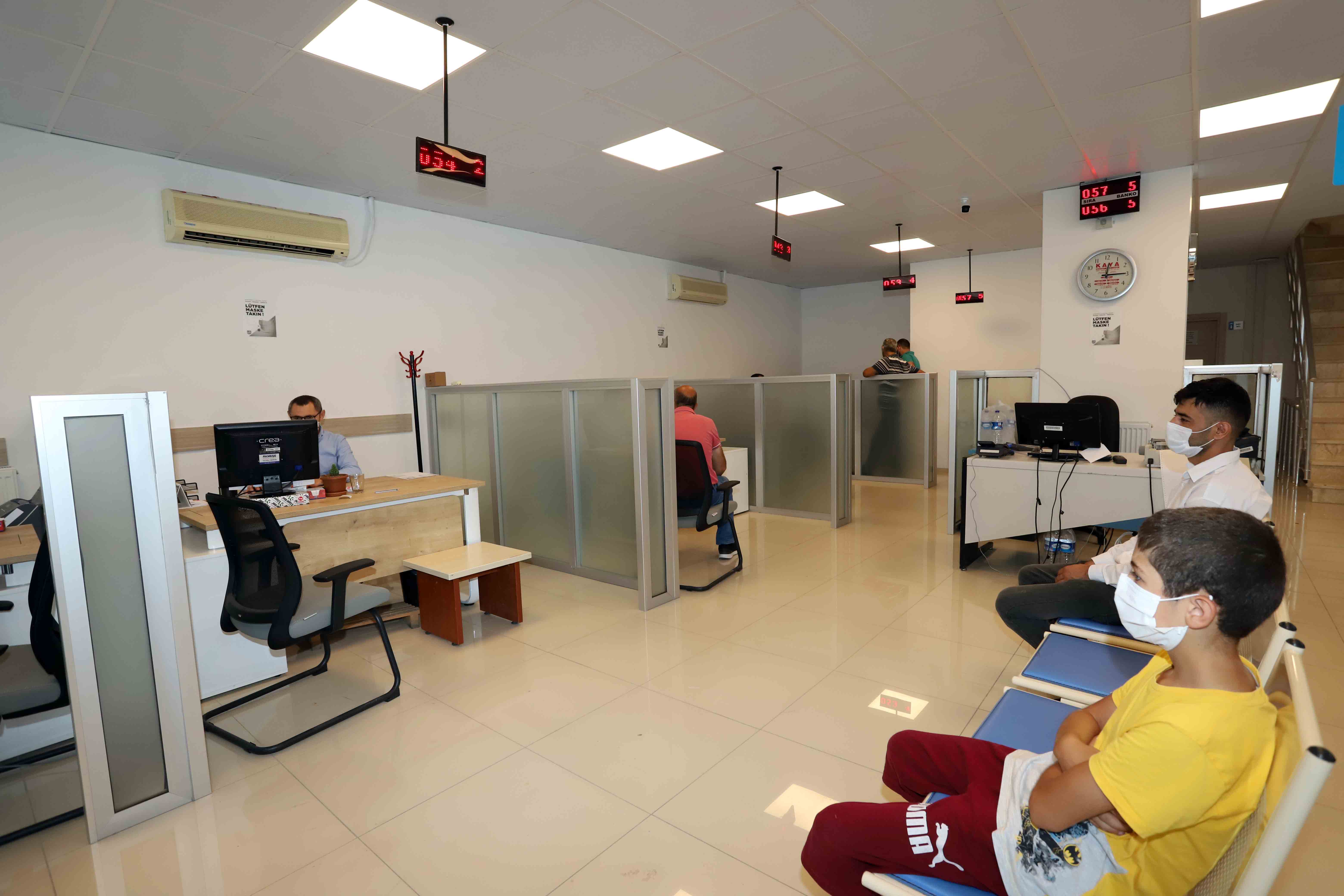 İSU’DA DÜŞÜRÜLEN PARA ABONEYE TESLİM EDİLDİ