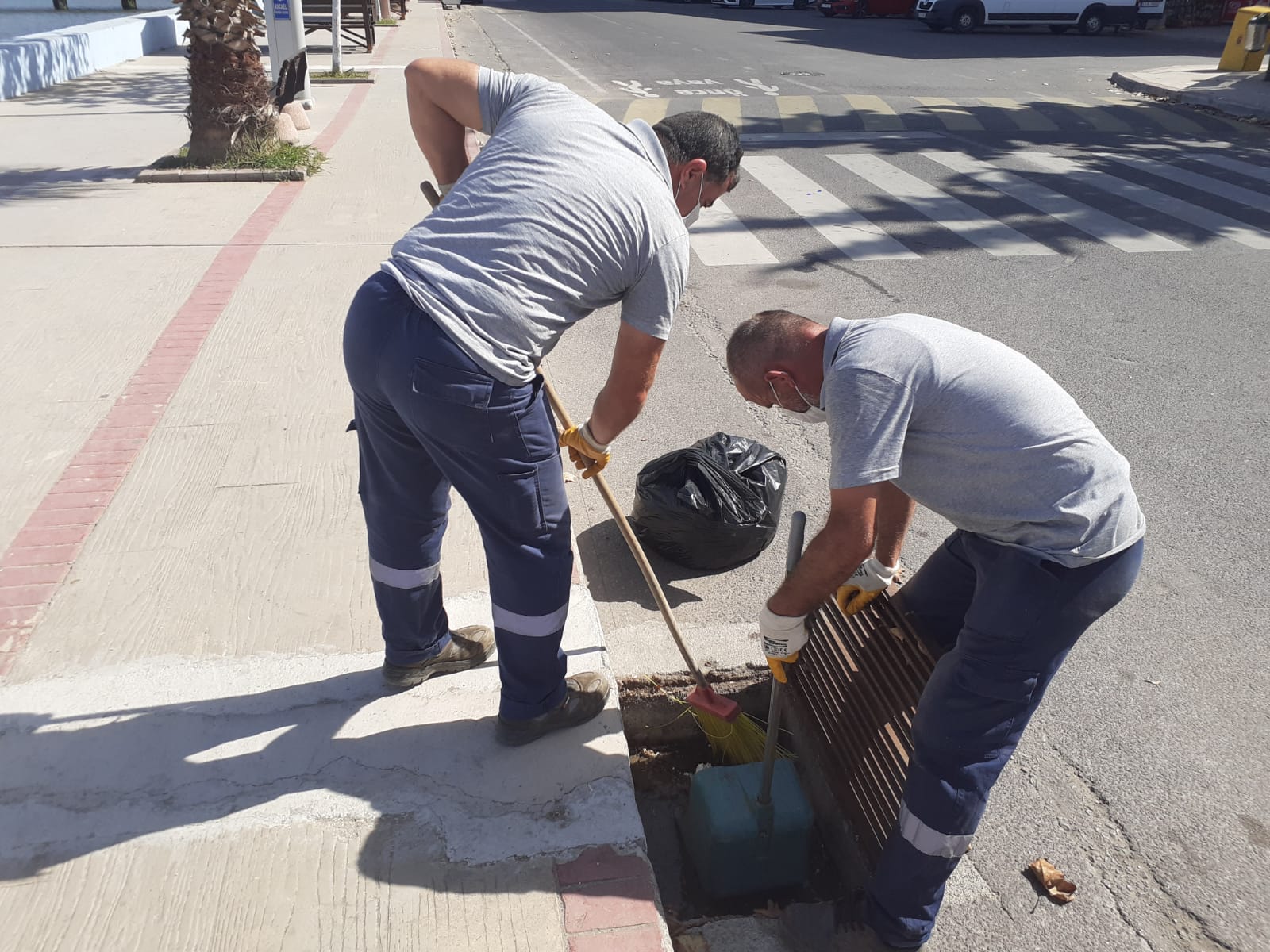 YAĞIŞLARA KARŞI KENT GENELİNDE MENFEZ VE MAZGAL TEMİZLİĞİ