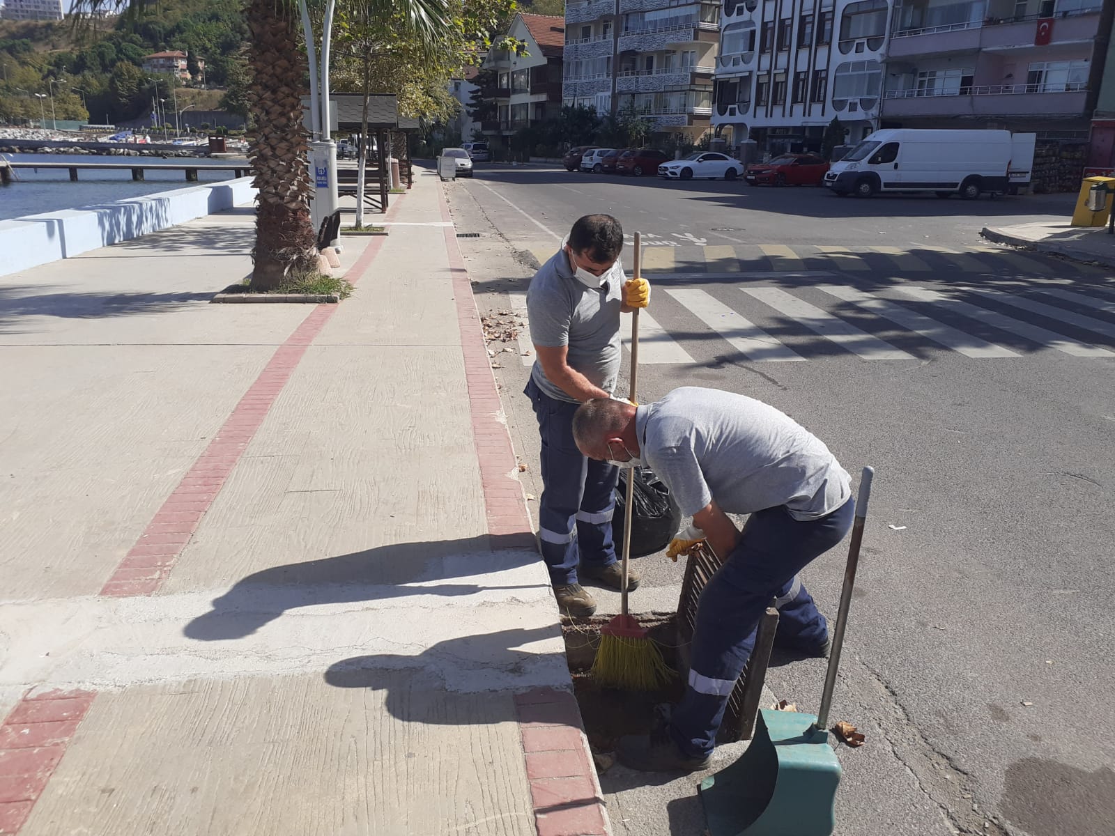YAĞIŞLARA KARŞI KENT GENELİNDE MENFEZ VE MAZGAL TEMİZLİĞİ