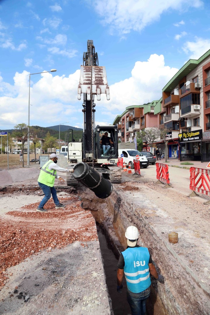 DERİNCE’DEKİ 10 MAHALLENİN ALTYAPISI YENİLENİYOR