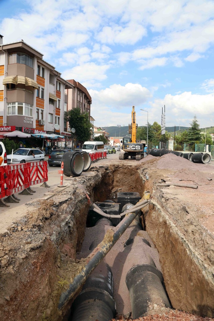 DERİNCE’DEKİ 10 MAHALLENİN ALTYAPISI YENİLENİYOR