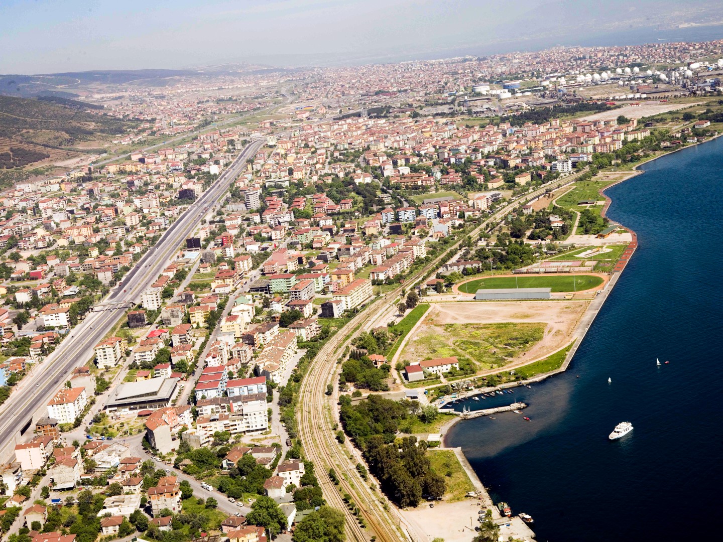 KESİNTİSİZ SU İÇİN 11 ADET İÇME SUYU DEPOSU