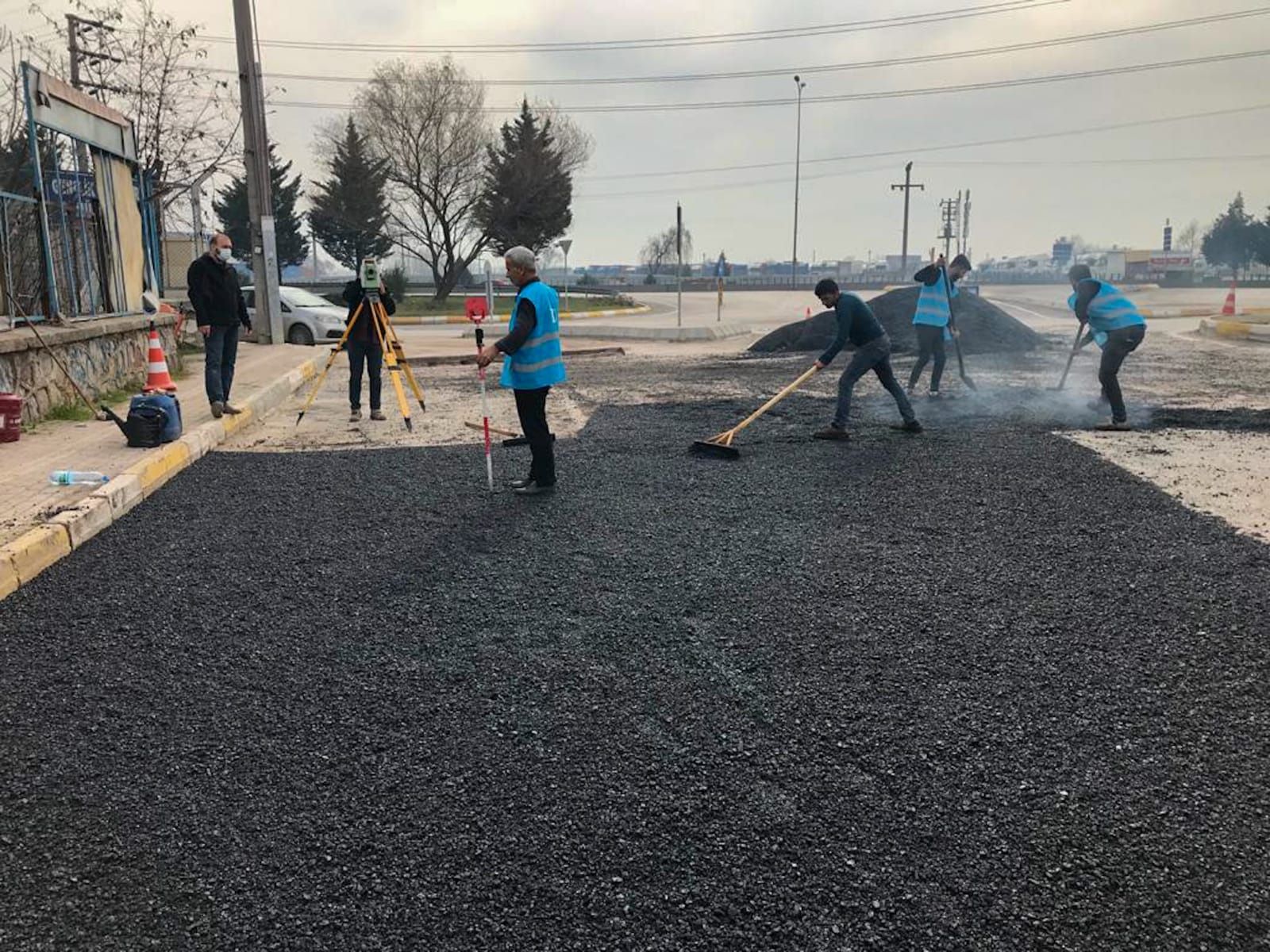 DERİNCE’DE ÜSTYAPI ÇALIŞMALARI SÜRÜYOR