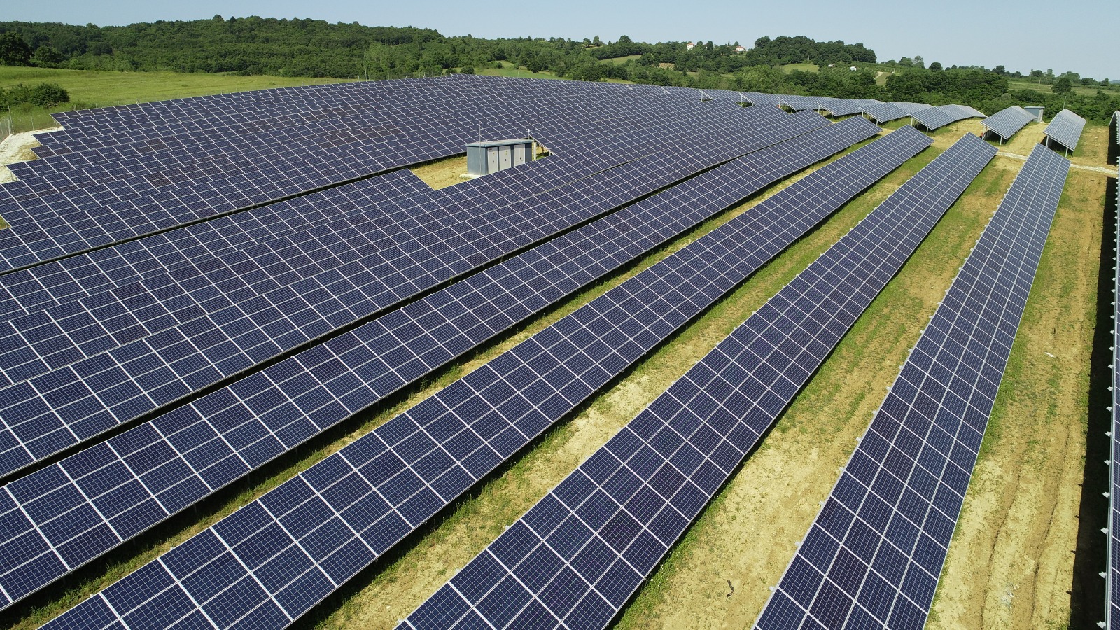 BU GÜNEŞ SANTRALLERİ 3 BİN 405 EVİN GÜNLÜK ELEKTRİĞİNİ SAĞLIYOR