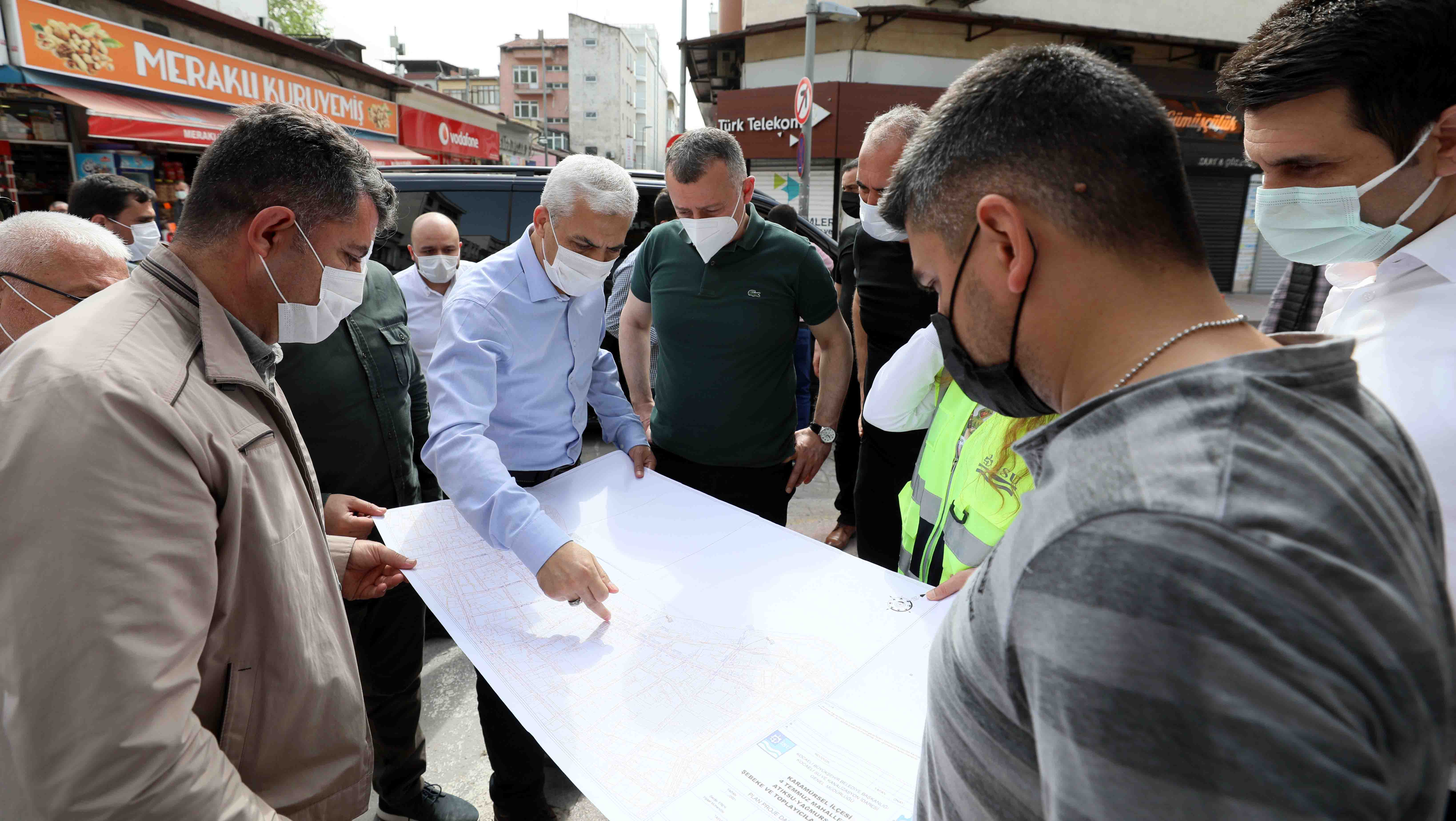 BAŞKAN BÜYÜKAKIN, KARAMÜRSEL’DEKİ ALTYAPI ÇALIŞMALARINI DENETLEDİ