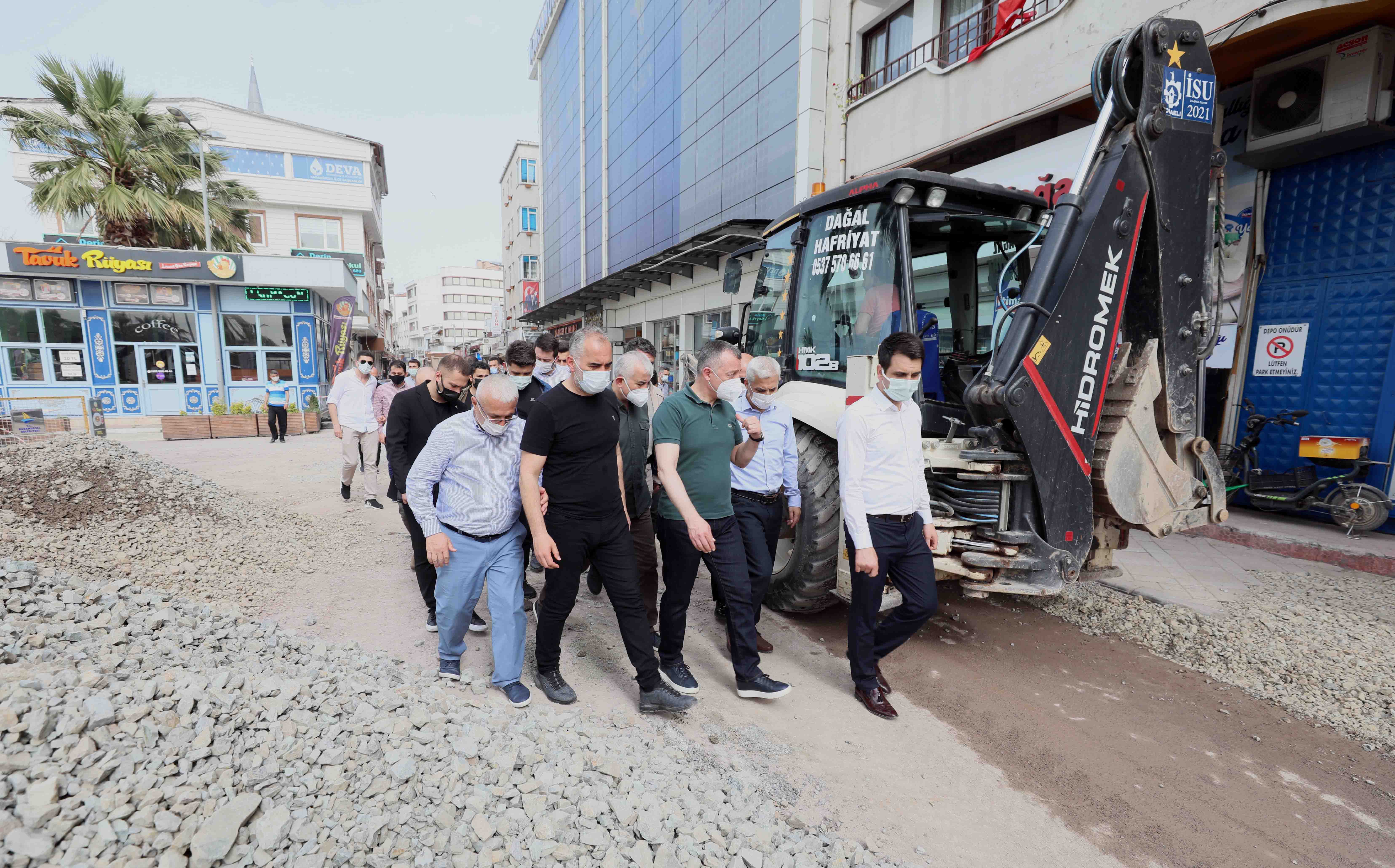 BAŞKAN BÜYÜKAKIN, KARAMÜRSEL’DEKİ ALTYAPI ÇALIŞMALARINI DENETLEDİ