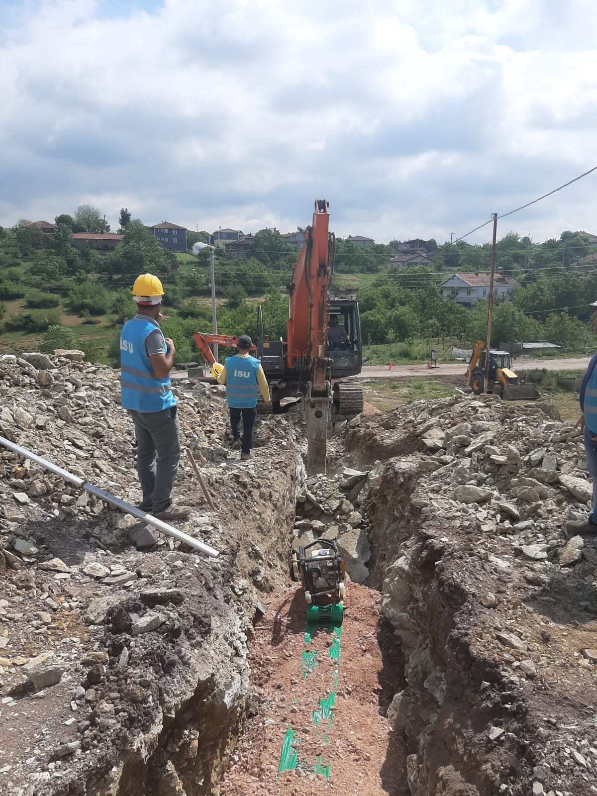 KÖRFEZ KALBURCU’DA SAĞLIKLI ALTYAPI YAPILIYOR