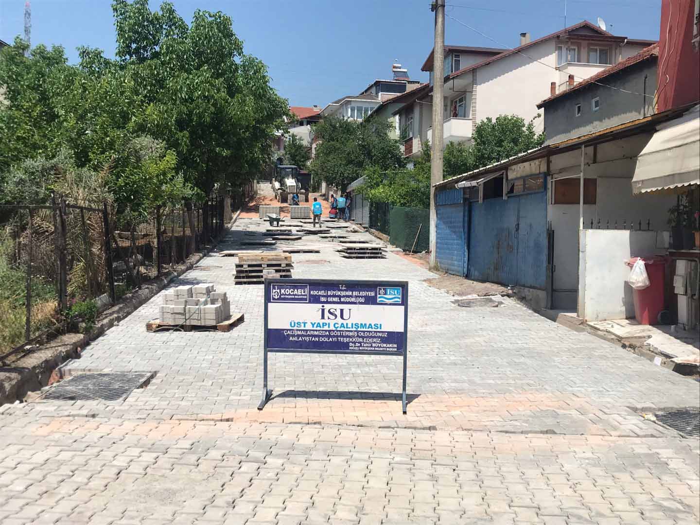 DERİNCE’DE KAMURAN CADDESİ MODERN ÜSTYAPIYA KAVUŞTU