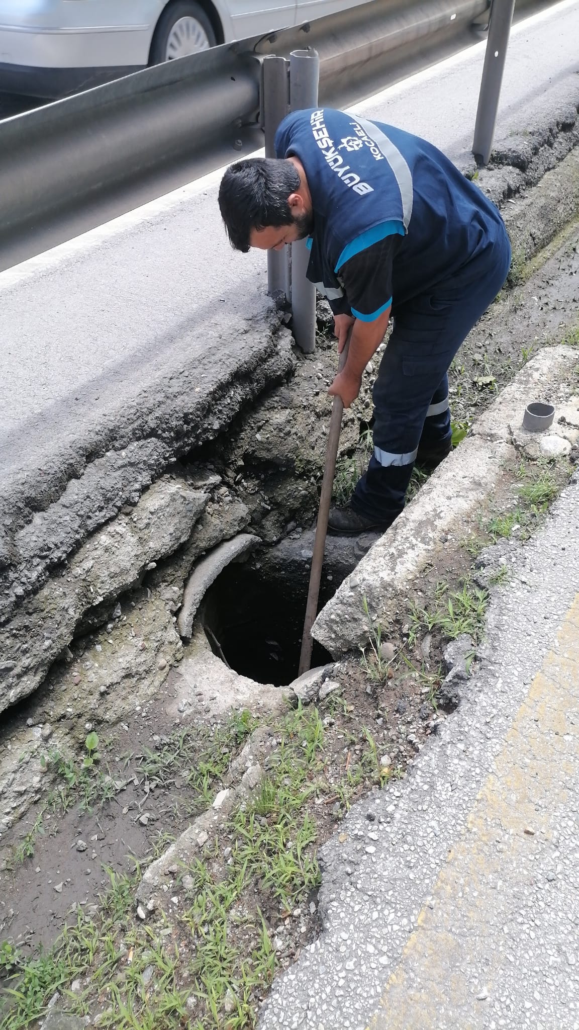 BÜYÜKŞEHİR ANİ YAĞIŞLARA KARŞI GÖREVDE
