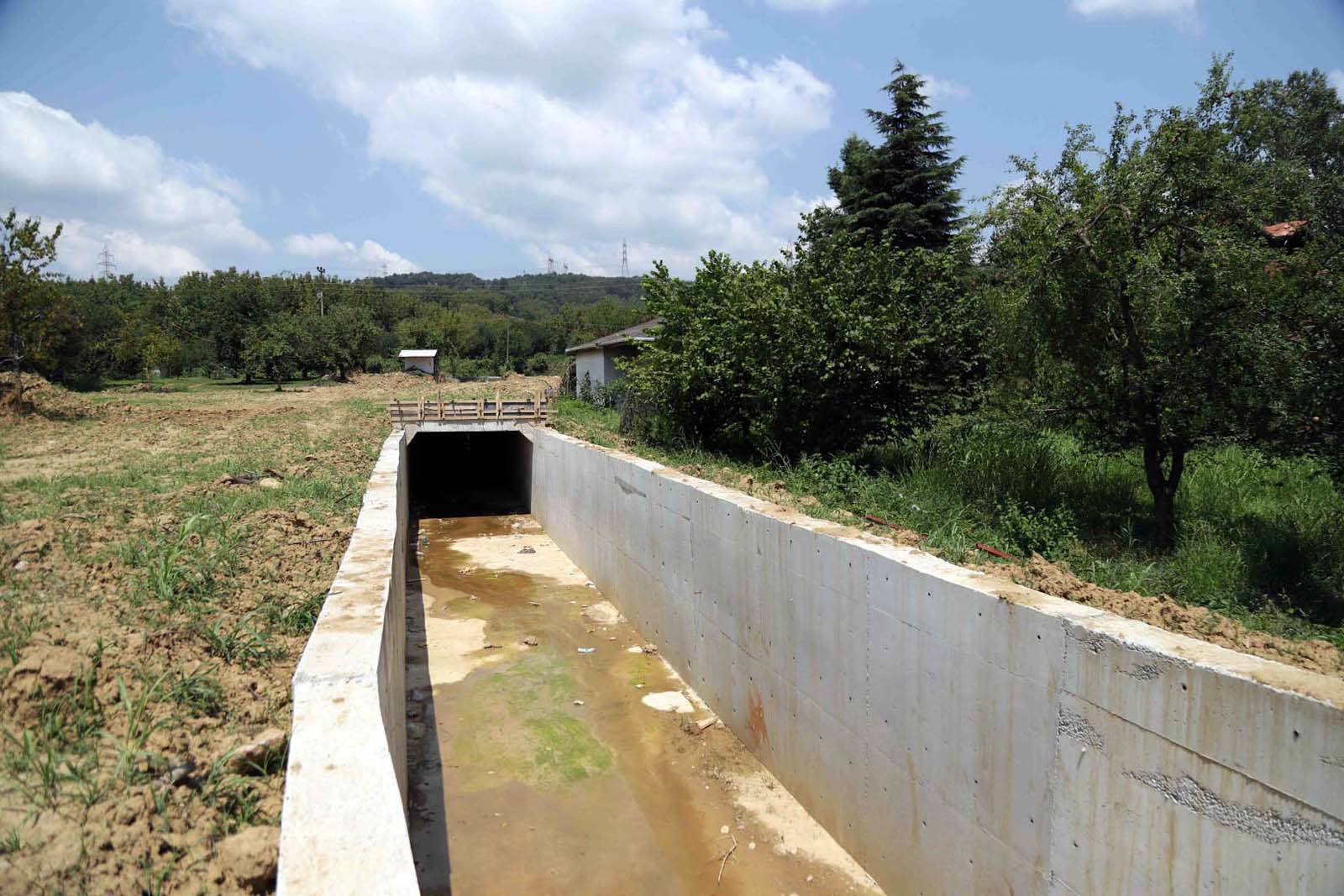 KOCAELİ'DE DERELER DÜZENLİ AKIŞ İÇİN ISLAH EDİLİYOR
