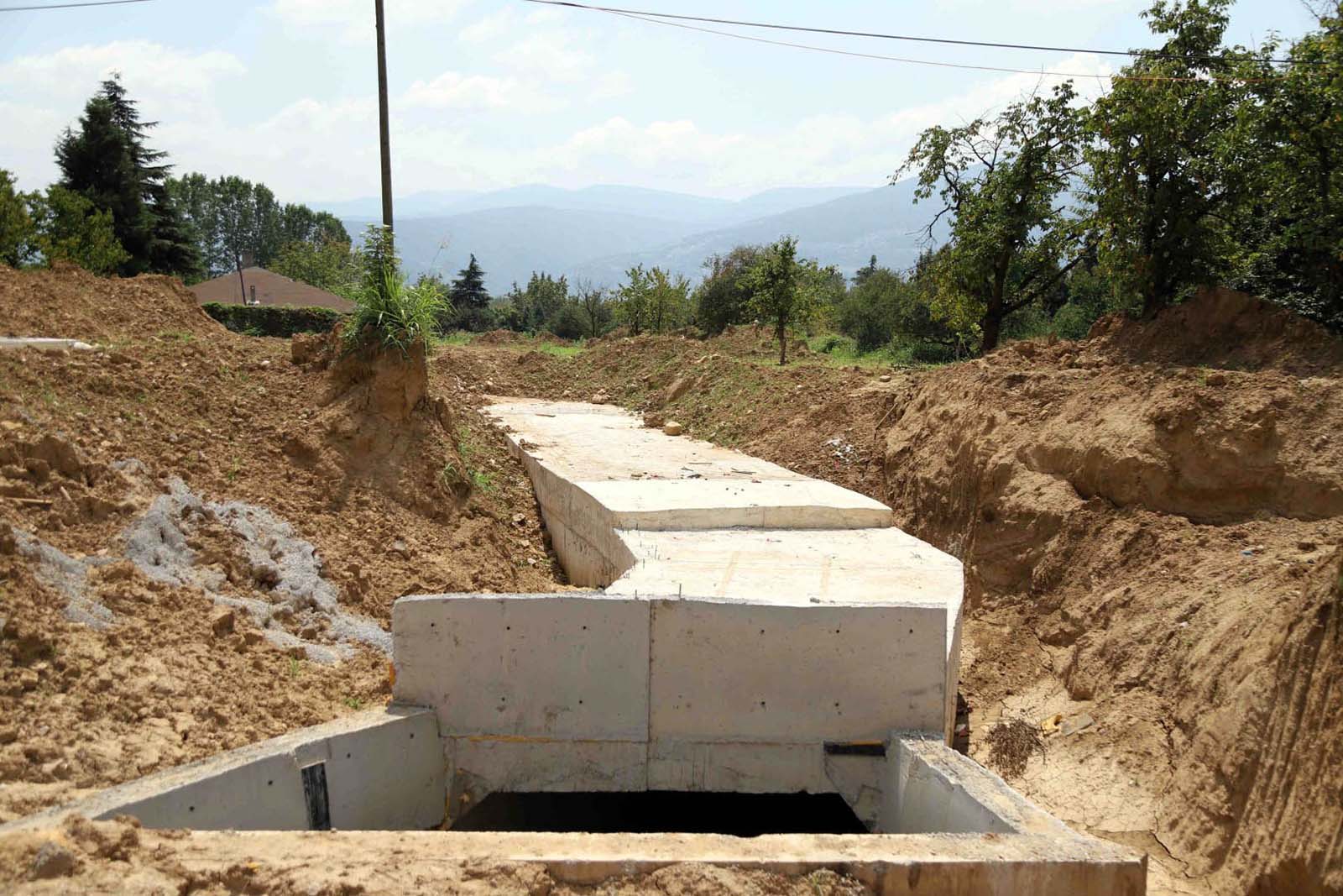 KOCAELİ'DE DERELER DÜZENLİ AKIŞ İÇİN ISLAH EDİLİYOR