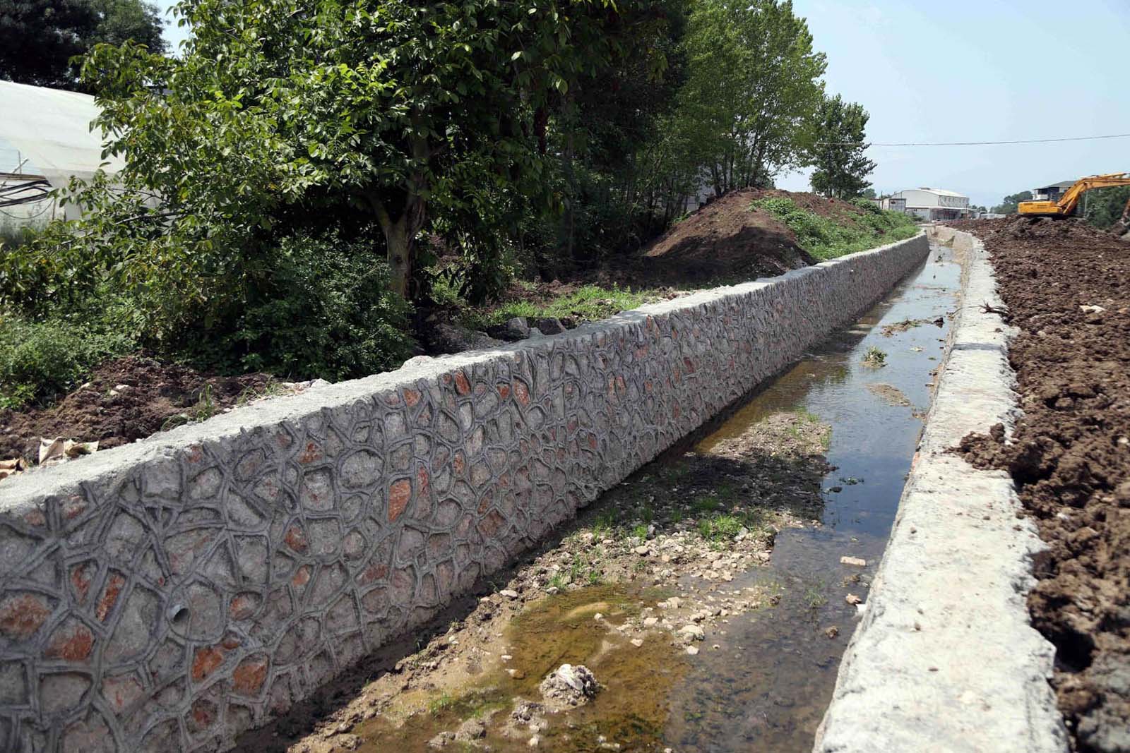 KOCAELİ'DE DERELER DÜZENLİ AKIŞ İÇİN ISLAH EDİLİYOR
