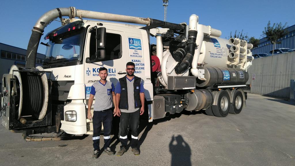 BÜYÜKŞEHİR EKİPLERİ, SEL BÖLGESİNDE YARALARA MERHEM OLUYOR