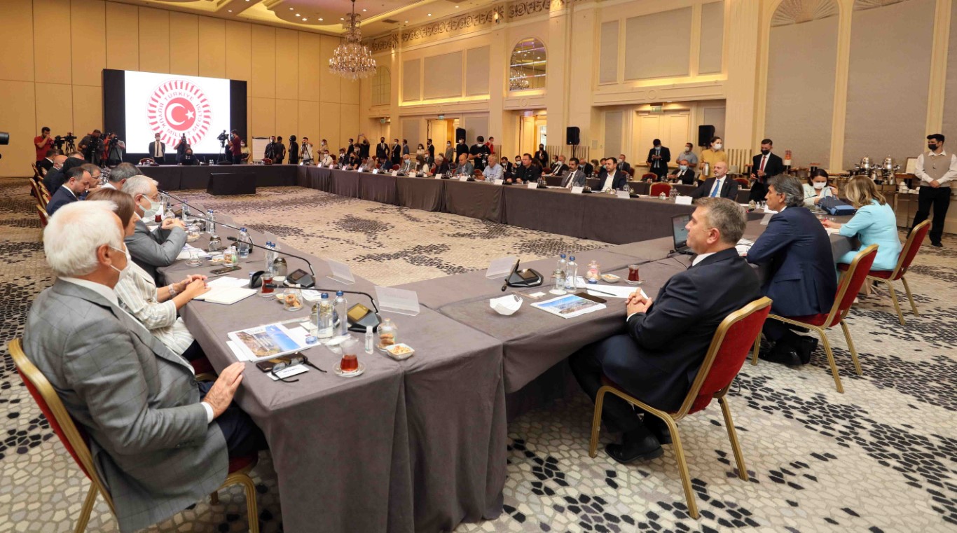 BAŞKAN BÜYÜKAKIN;“BİRLİKTE ÇALIŞMAK ZORUNDAYIZ”  