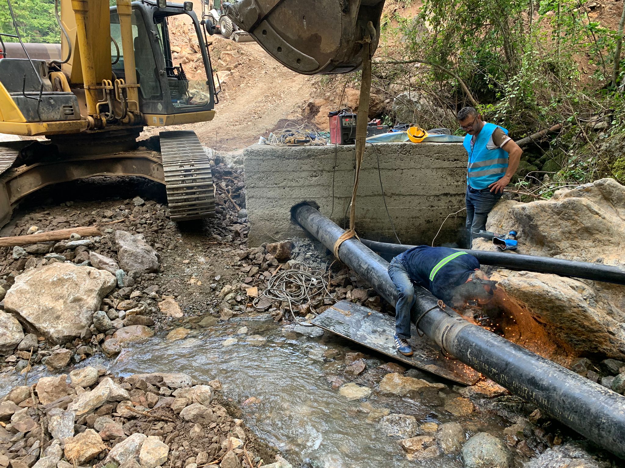 KOCAELİ BÜYÜKŞEHİR İSU EKİPLERİ, BARTIN’DA YARALARI SARIYOR