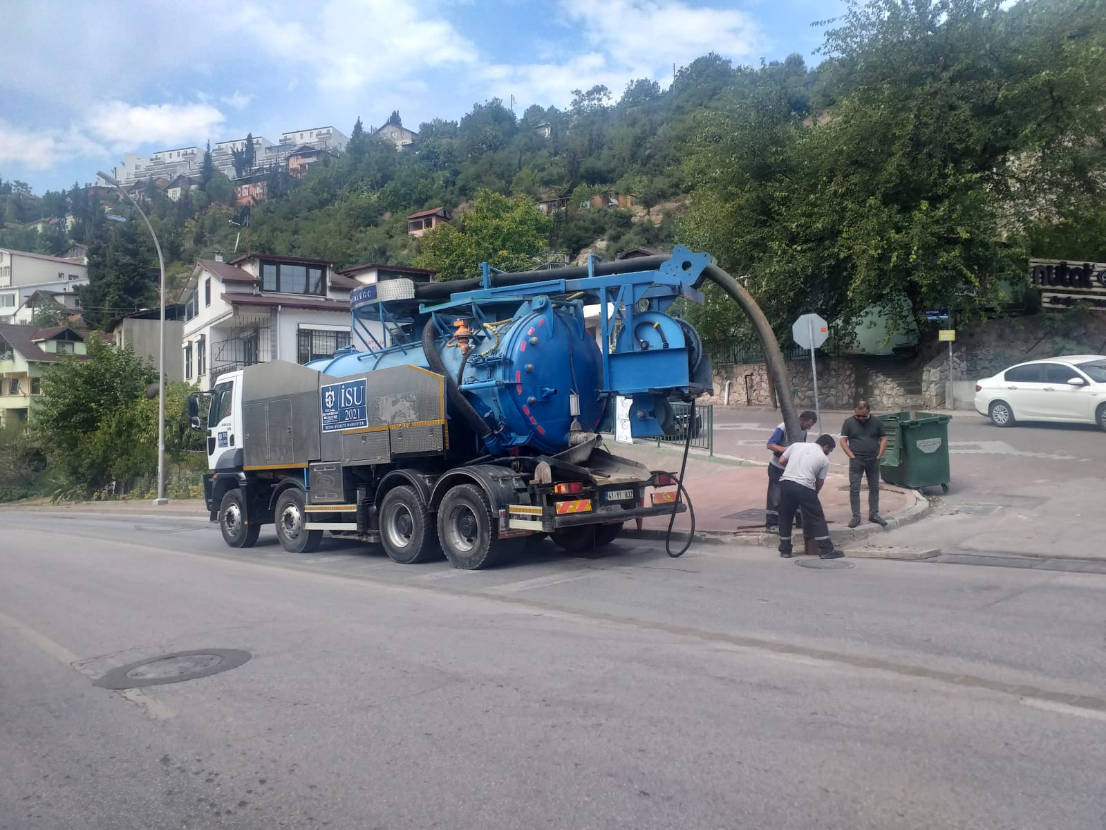 SAĞANAK YAĞIŞ:YAĞMURSUYU HATLARI TEMİZLENİYOR.