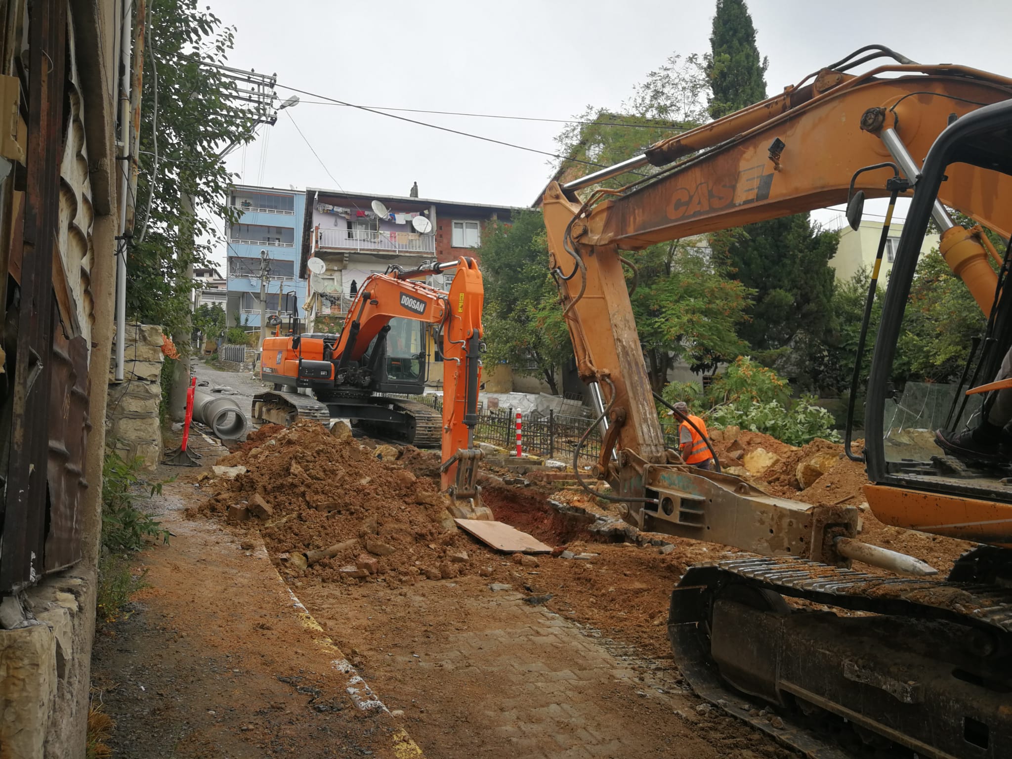 DİLOVASI’NA HAYAT KATACAK PROJE: ALTYAPI ÇALIŞMALARI PROGRAM ÇERÇEVESİNDE SÜRÜYOR