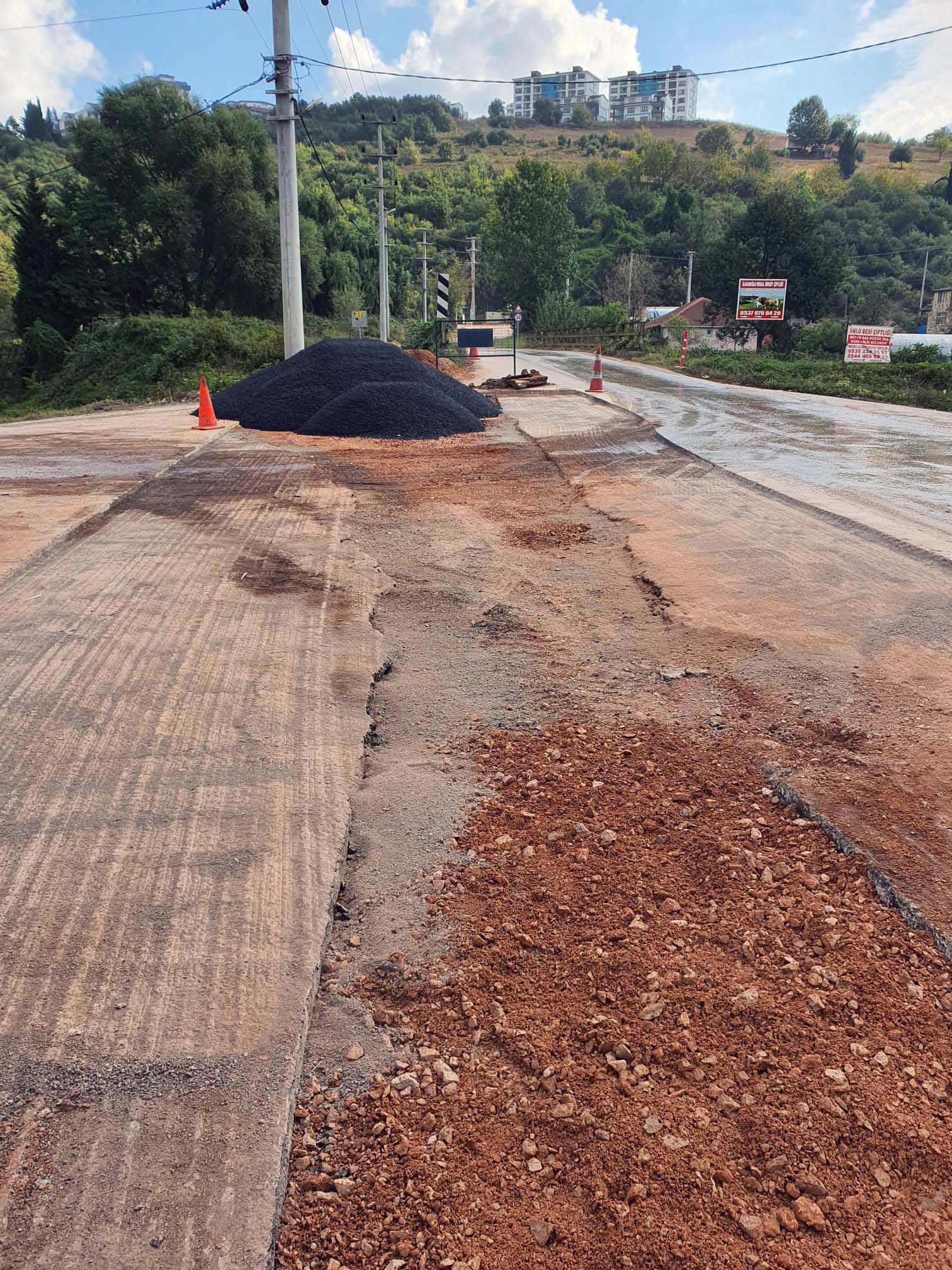 İZMİT TURAN GÜNEŞ CADDESİNDE ASFALT ÇALIŞMALARI YAPILIYOR