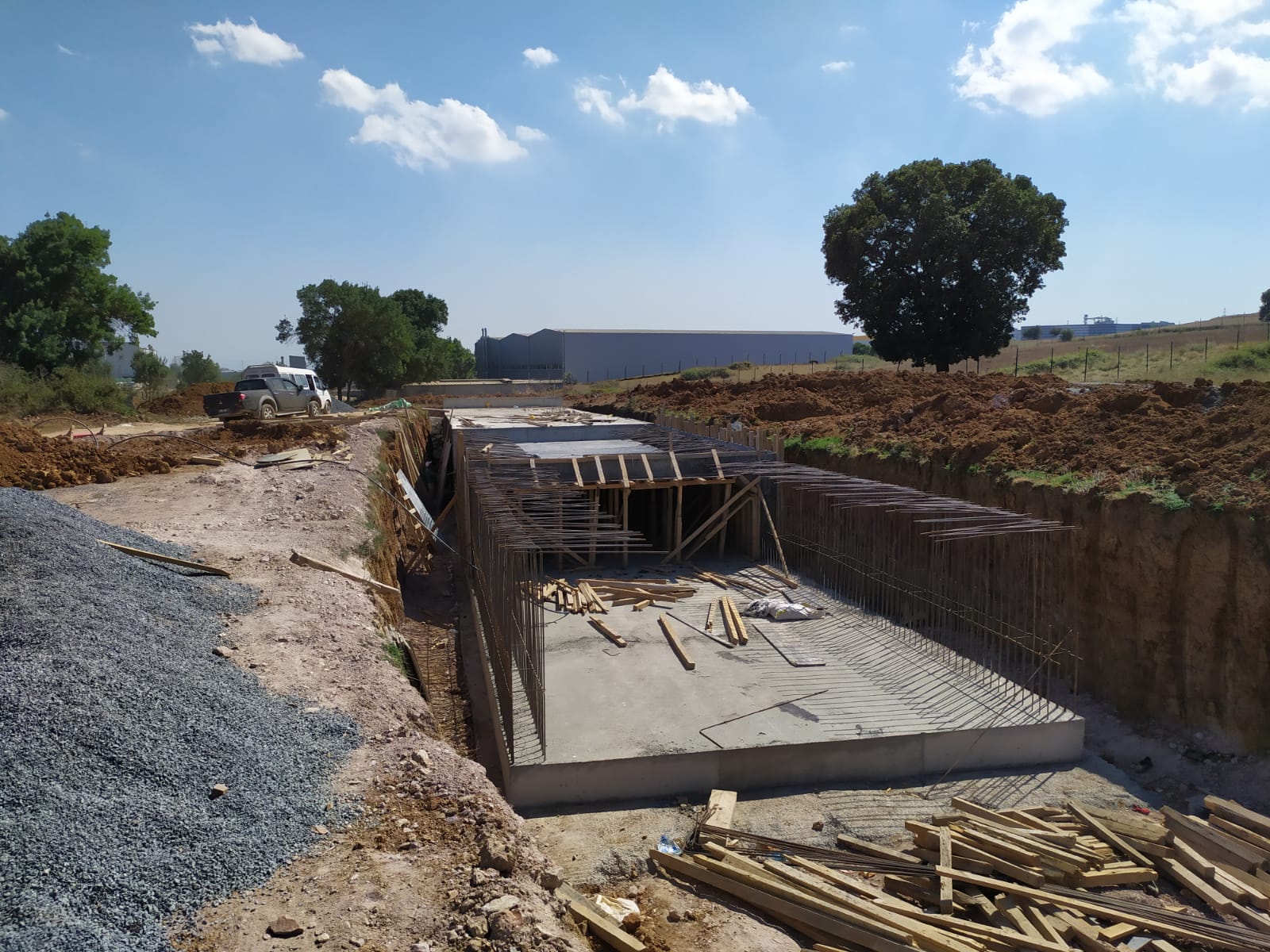GEBZE BALÇIK’TA DEPO, DERE ISLAHI VE ALTYAPI ÇALIŞMALARI DEVAM EDİYOR