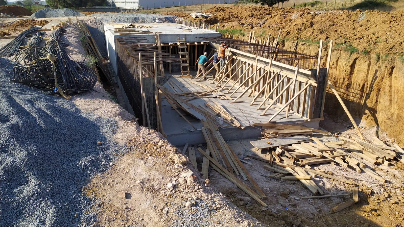 GEBZE BALÇIK’TA DEPO, DERE ISLAHI VE ALTYAPI ÇALIŞMALARI DEVAM EDİYOR
