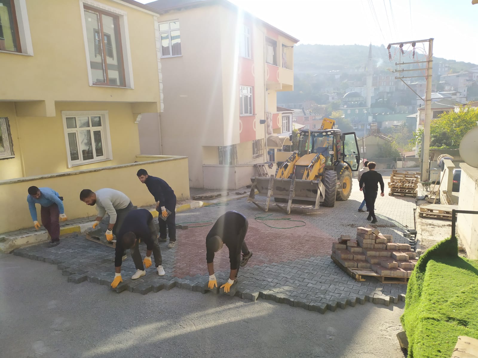DİLOVASI’NDA ÜSTYAPI ÇALIŞMALARI BAŞLADI