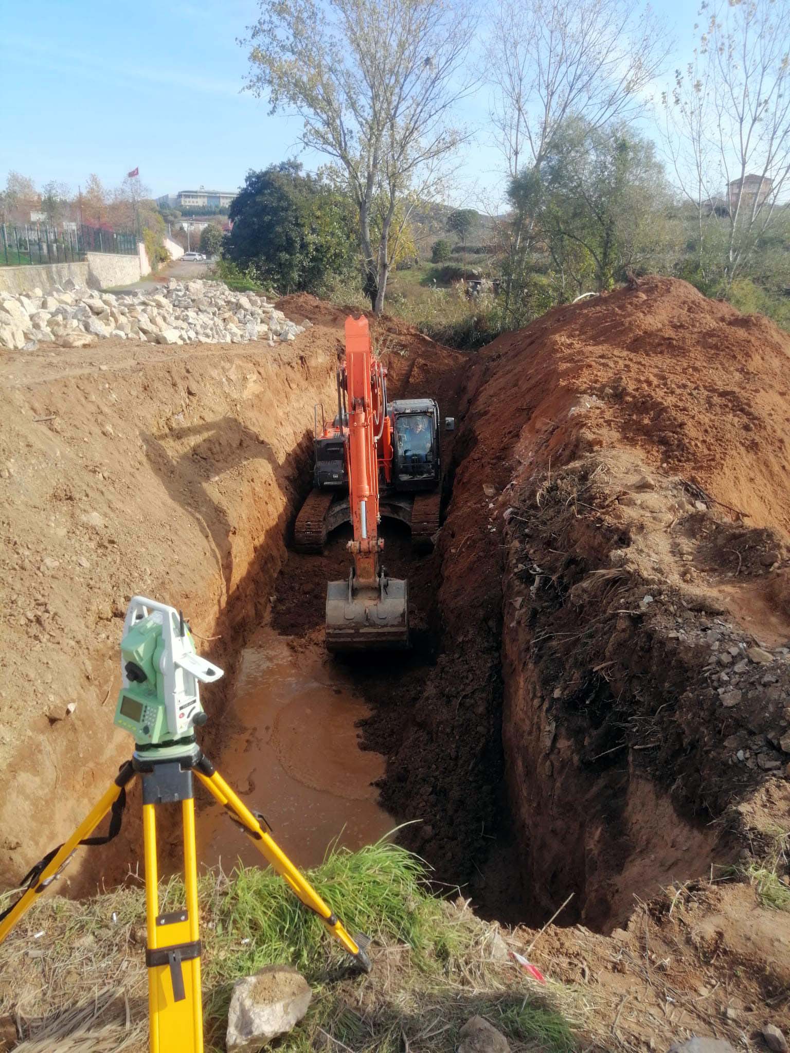 ÇAYIROVA’DA ALTYAPI VE DERE ISLAHI ÇALIŞMALARI 
